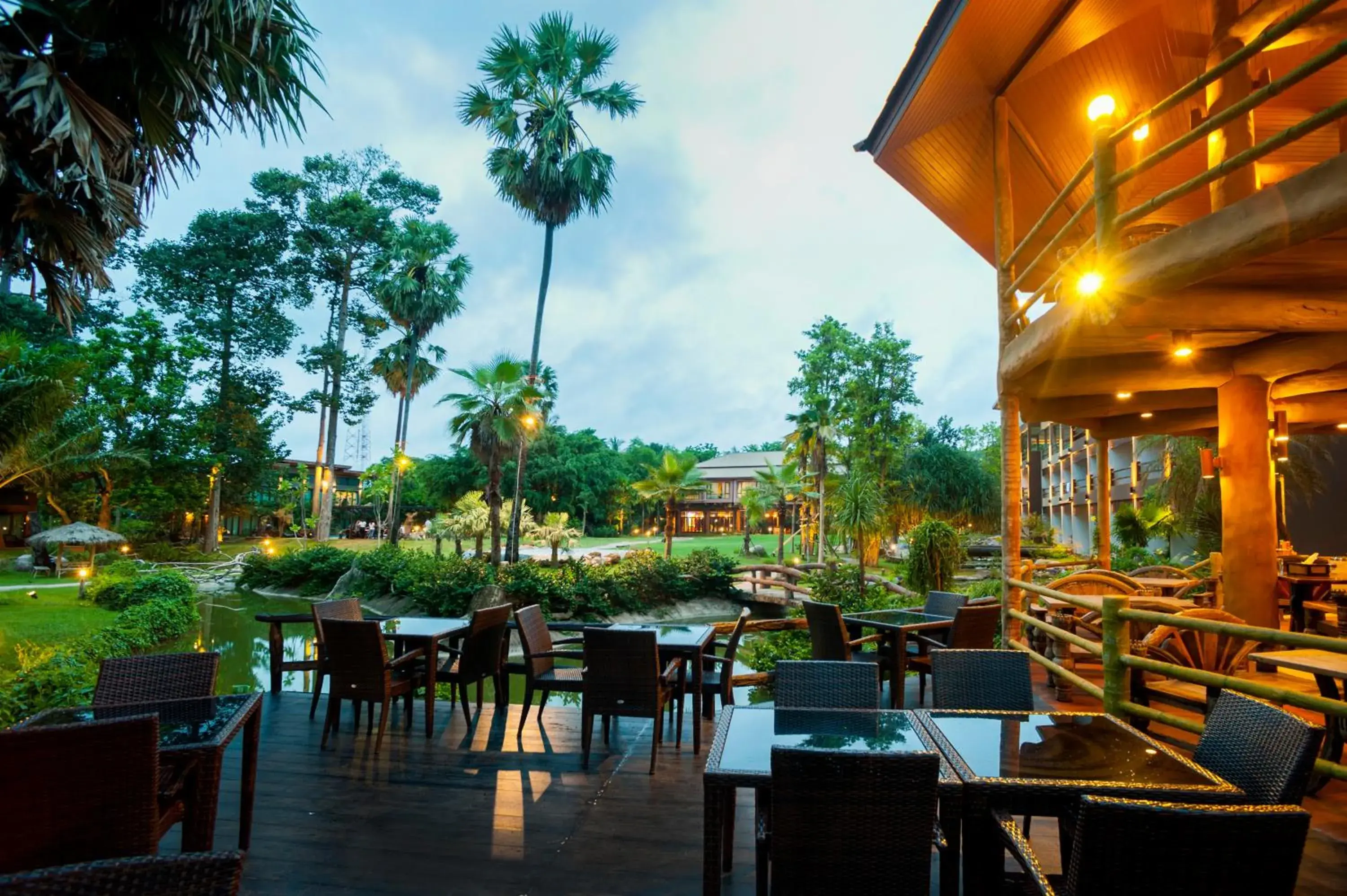 Restaurant/Places to Eat in Blues River Resort