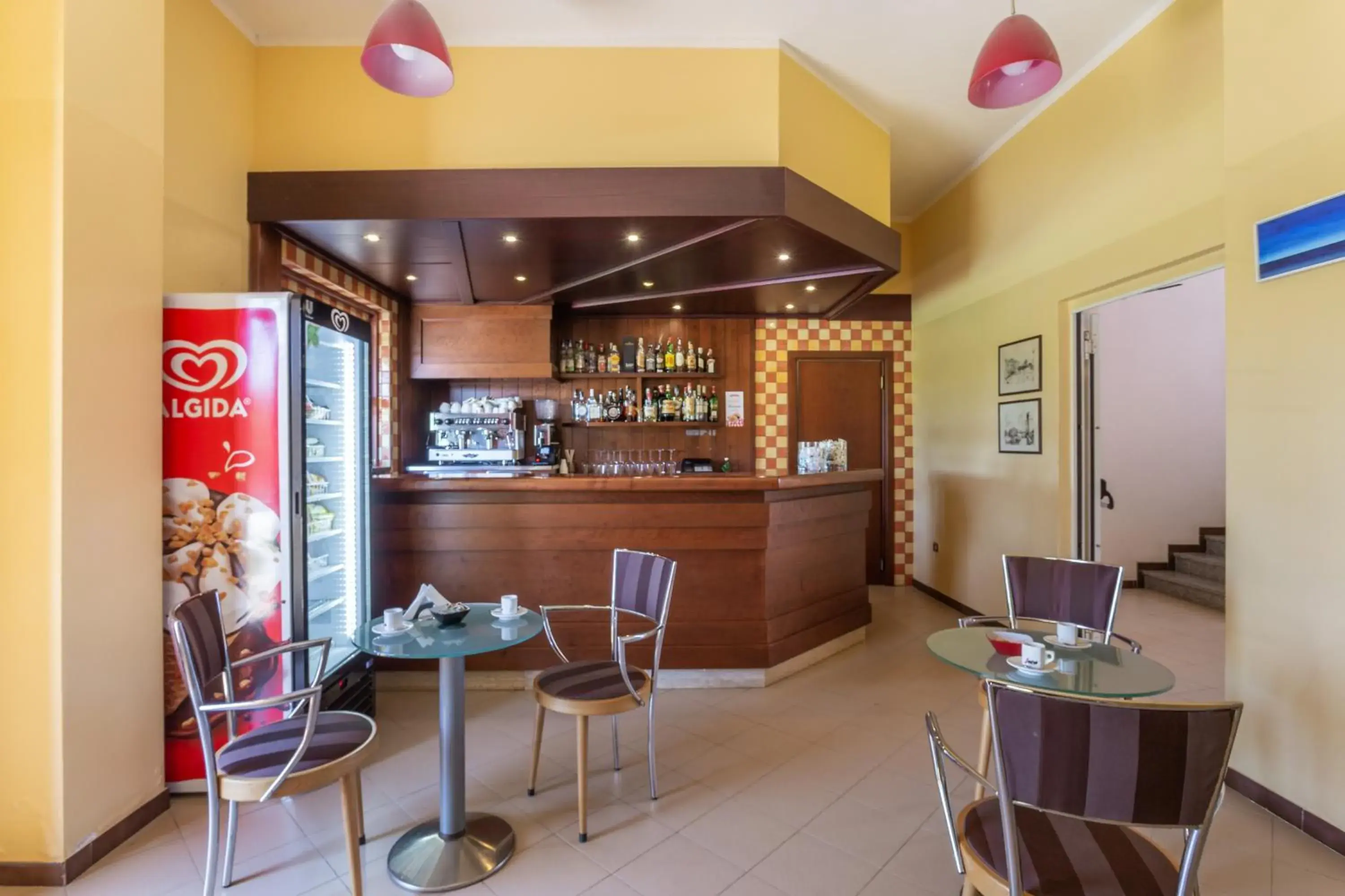 Lounge or bar in Rodia Inn