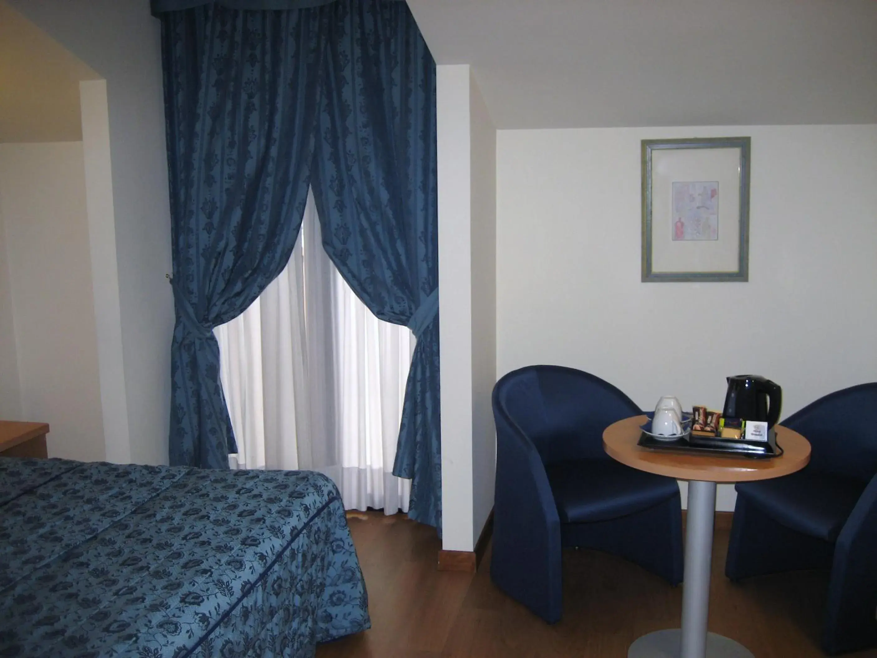 Coffee/tea facilities, Seating Area in Hotel Brandoli