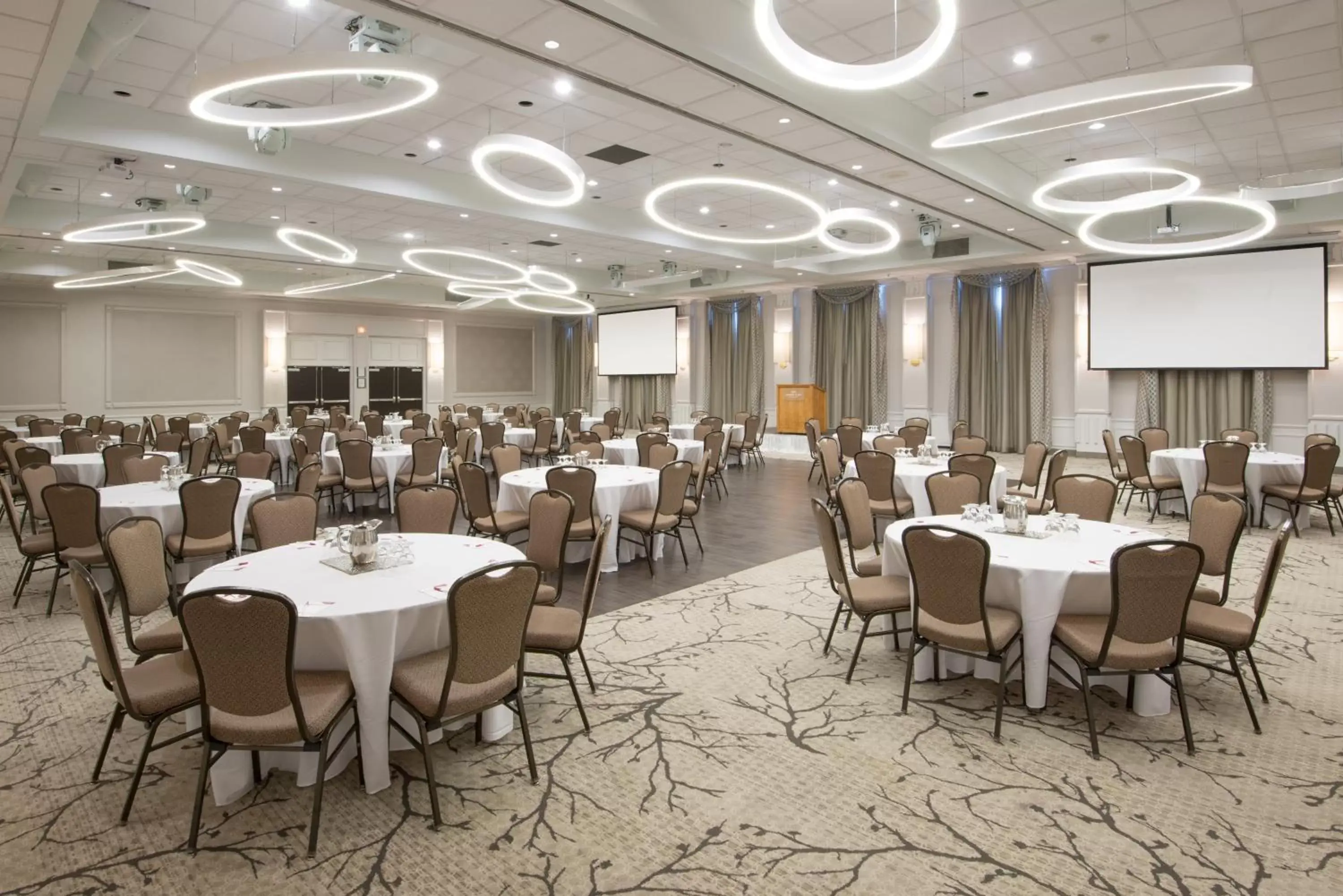 Meeting/conference room, Restaurant/Places to Eat in Crowne Plaza Kitchener-Waterloo, an IHG Hotel