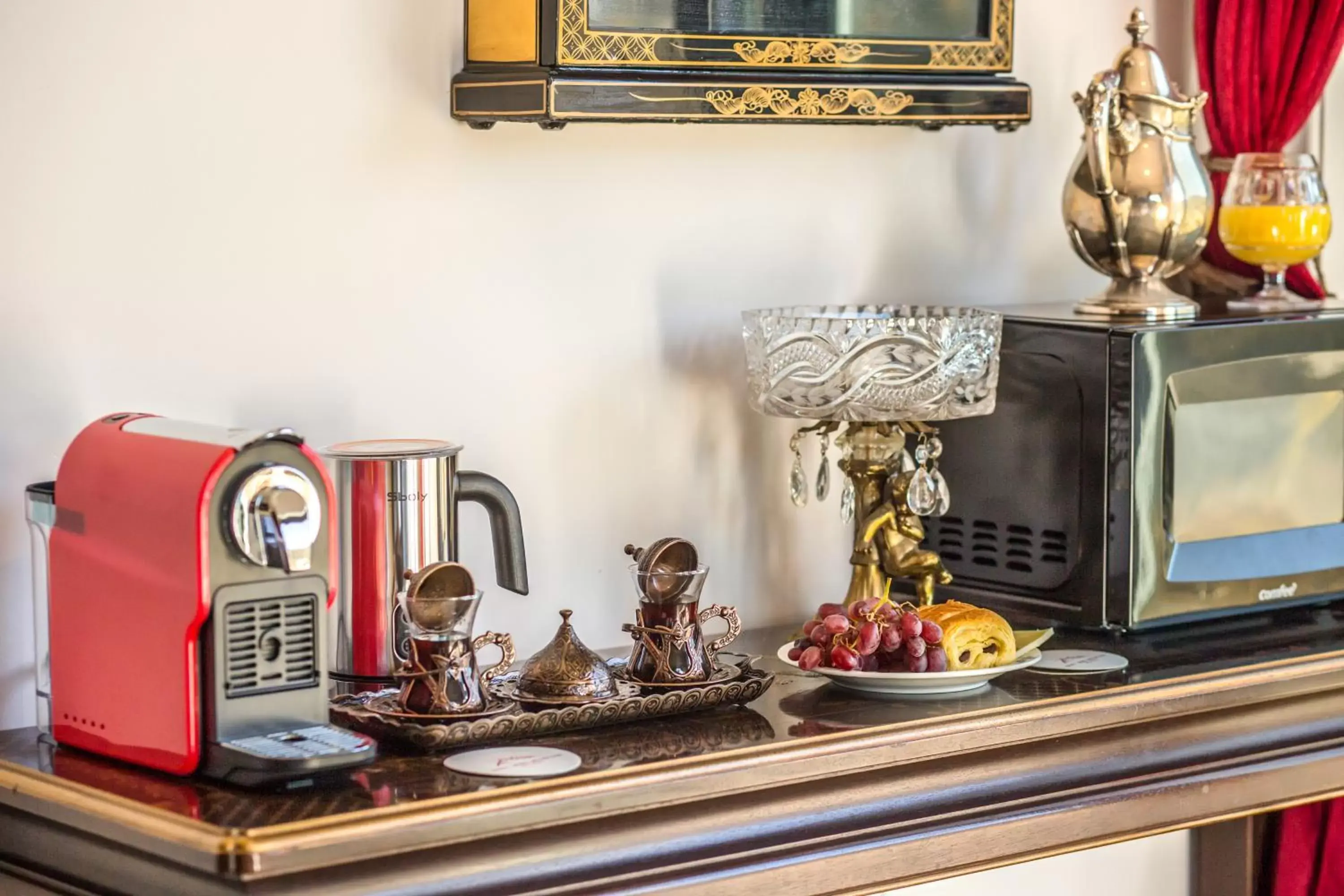 Coffee/tea facilities in Quiet Mind Mountain Lodge, Retreat & Spa