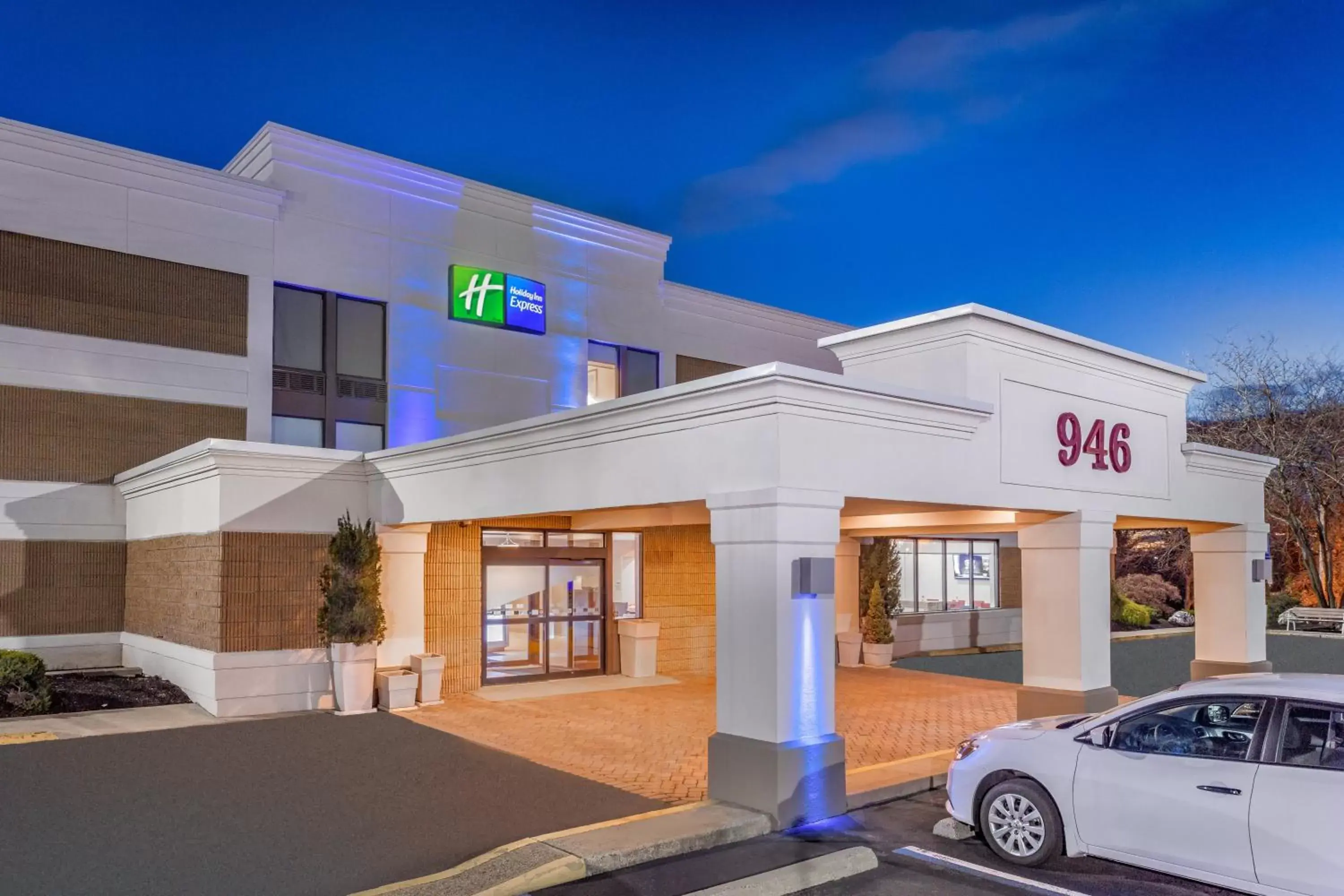 Property Building in Holiday Inn Express Ramsey Mahwah, an IHG Hotel