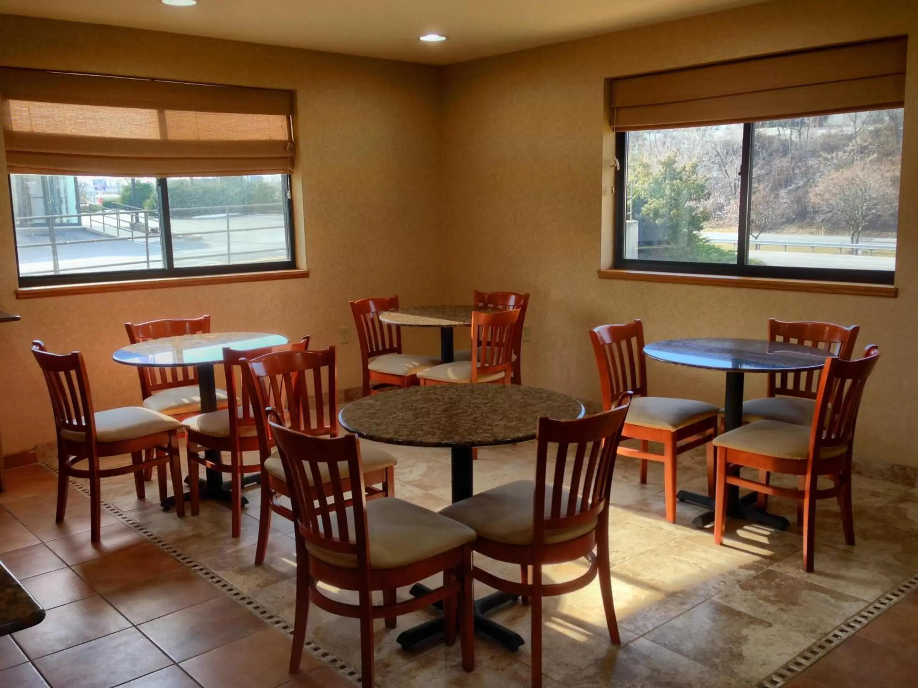 Continental breakfast, Restaurant/Places to Eat in Super 8 by Wyndham Hagerstown
