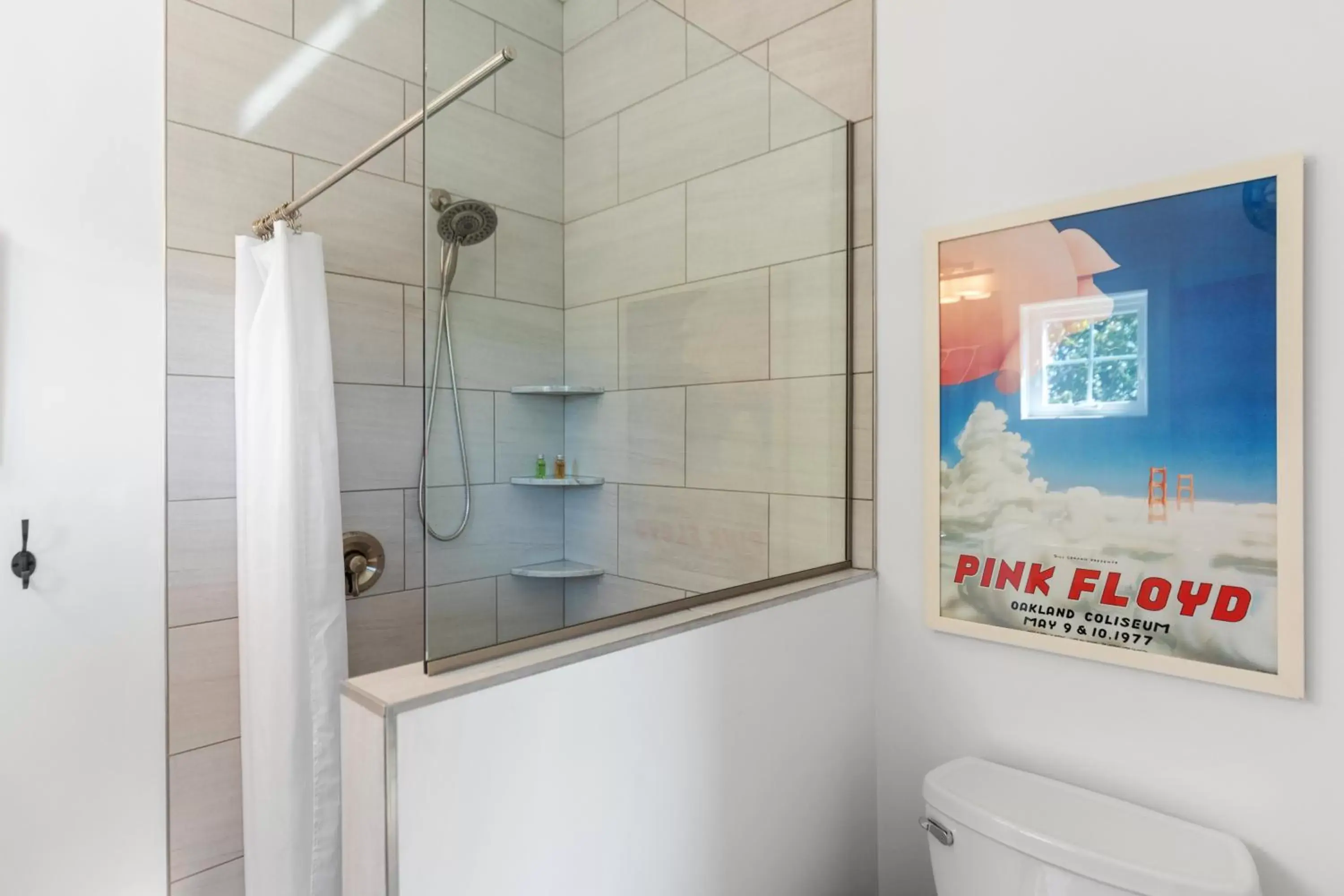 Bathroom in NEW Completely Renovated Hotel Folly with Sunset Views