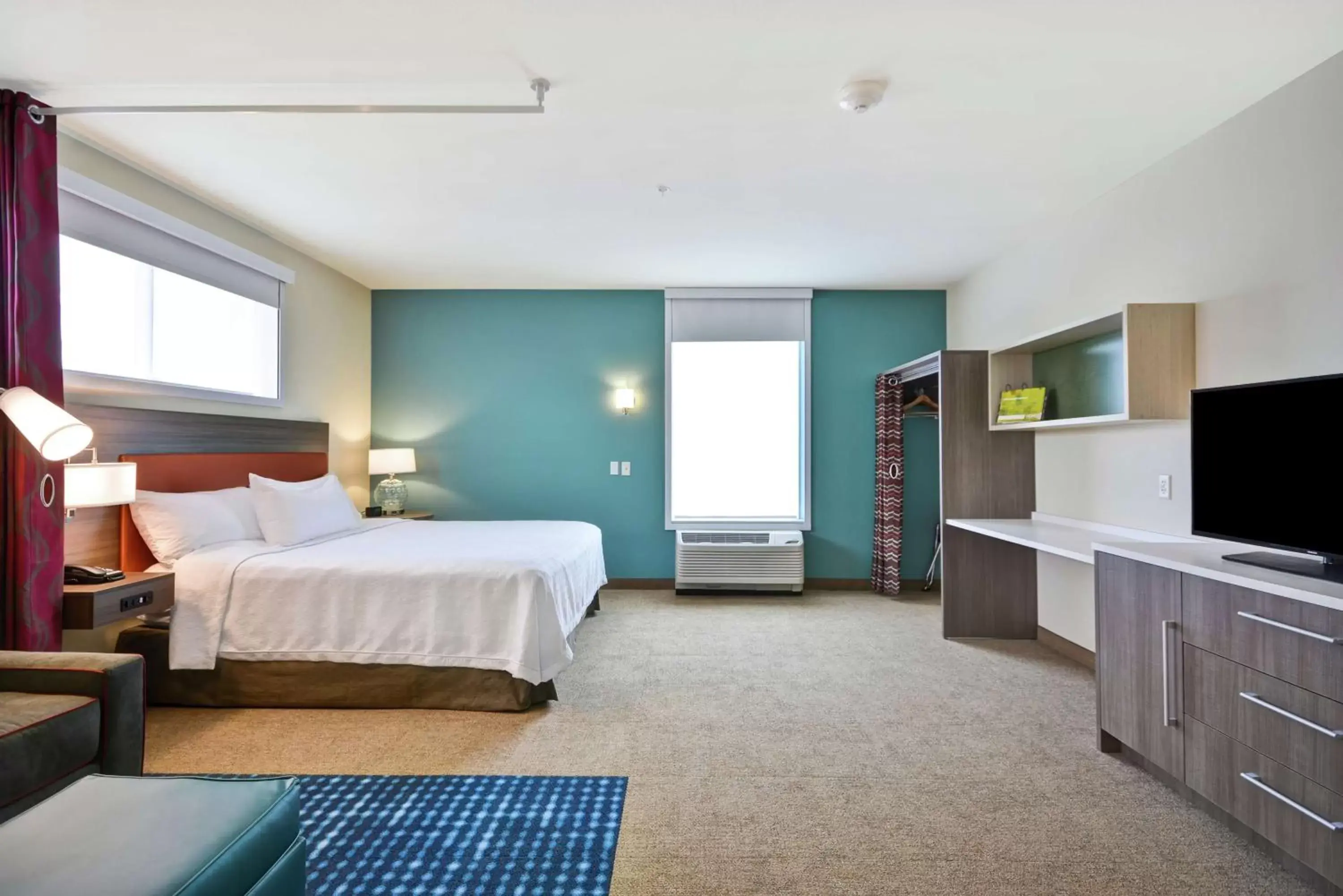 Bedroom in Home2 Suites By Hilton Plymouth Minneapolis