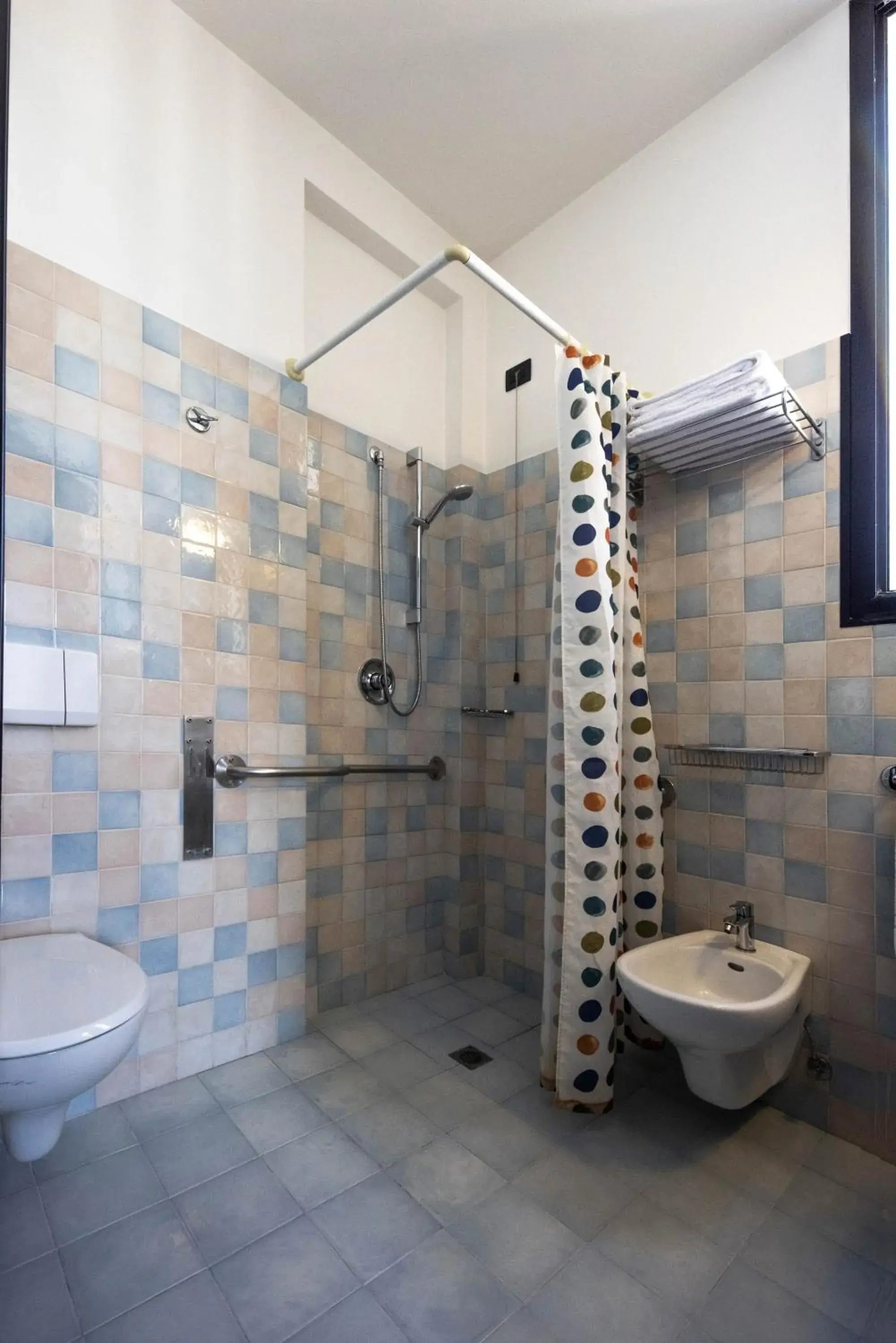 Toilet, Bathroom in Hotel Ali d'Oro