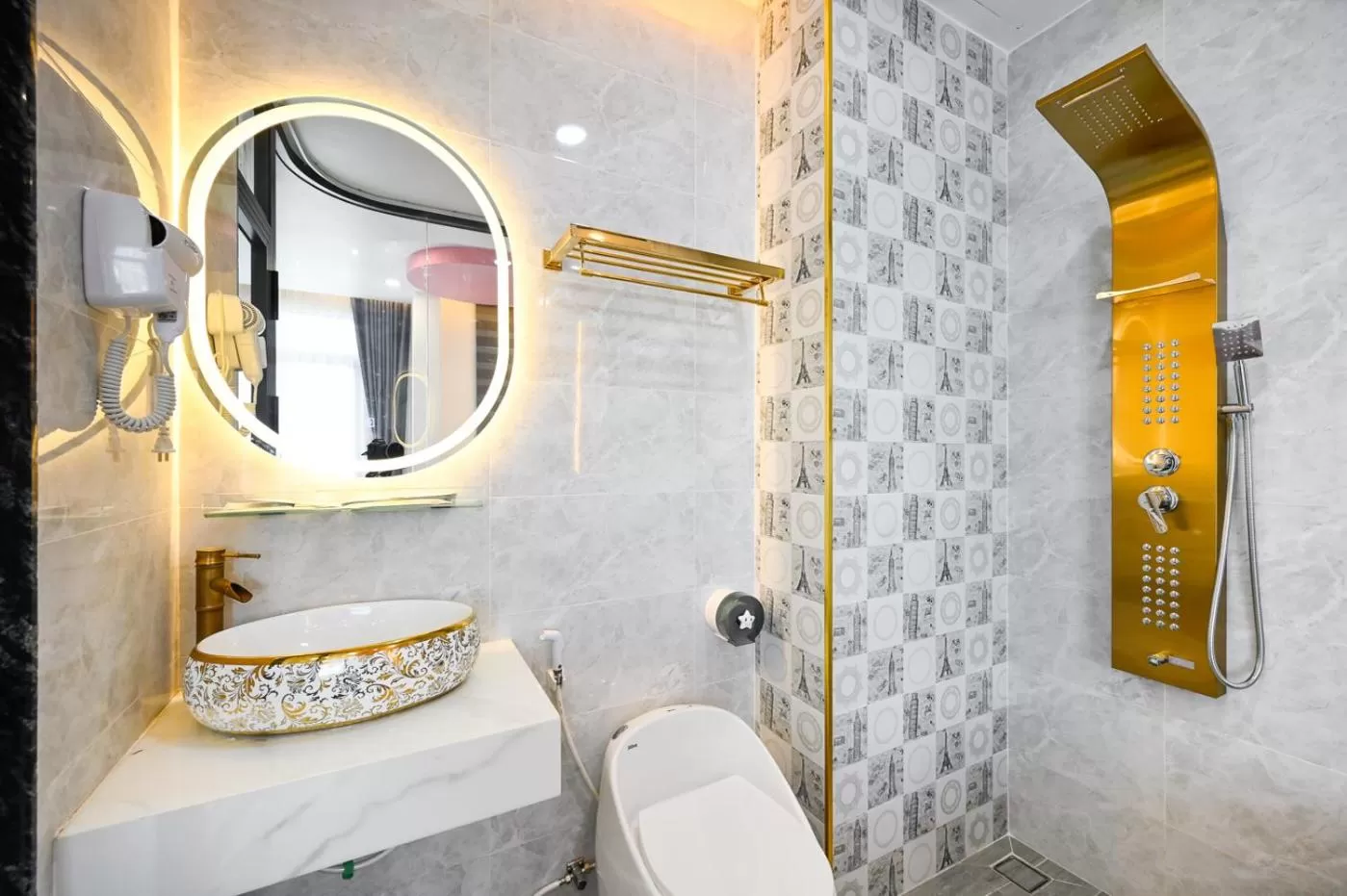 Shower in Lotus Airport Hotel Saigon