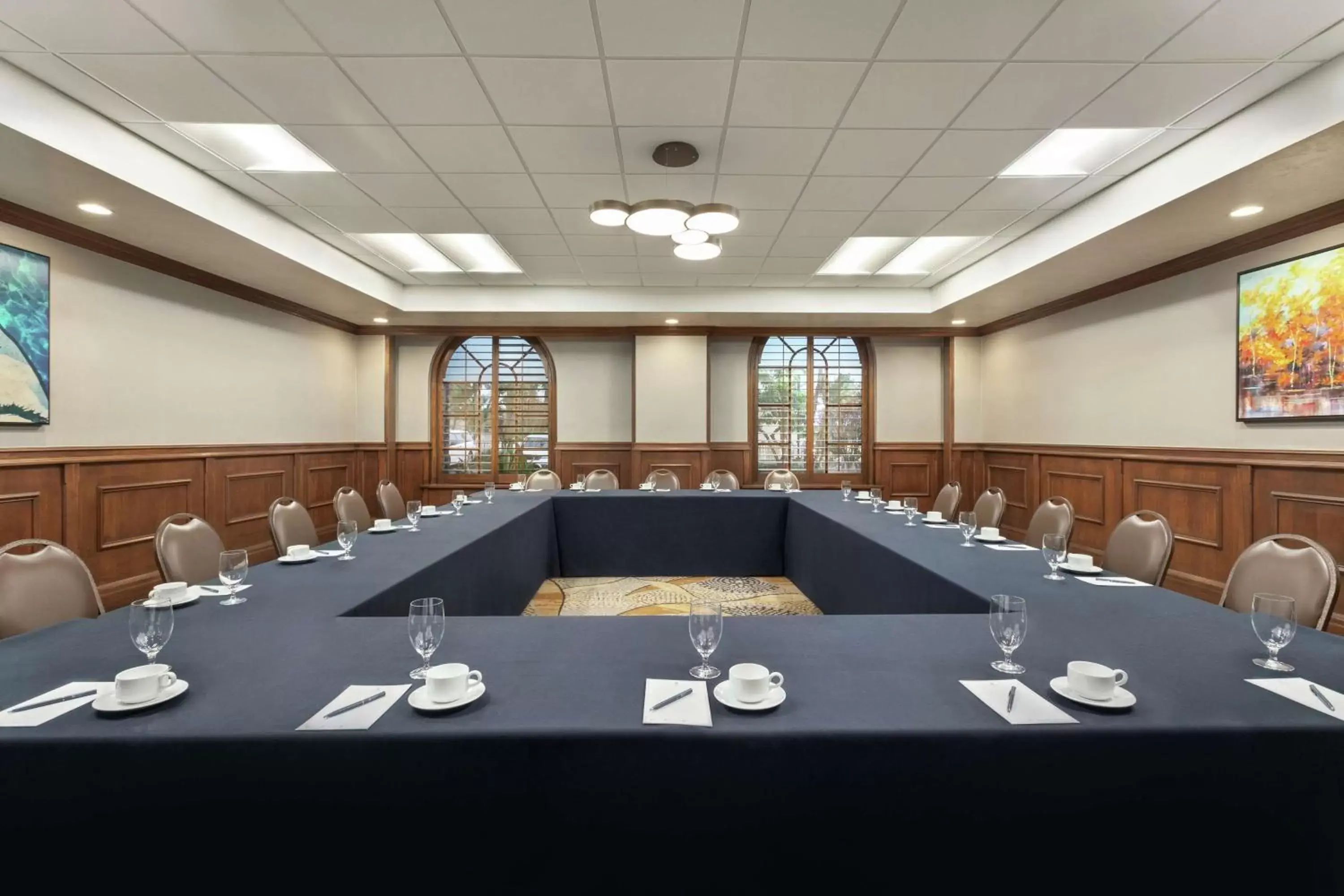 Meeting/conference room in Embassy Suites by Hilton Santa Ana Orange County Airport
