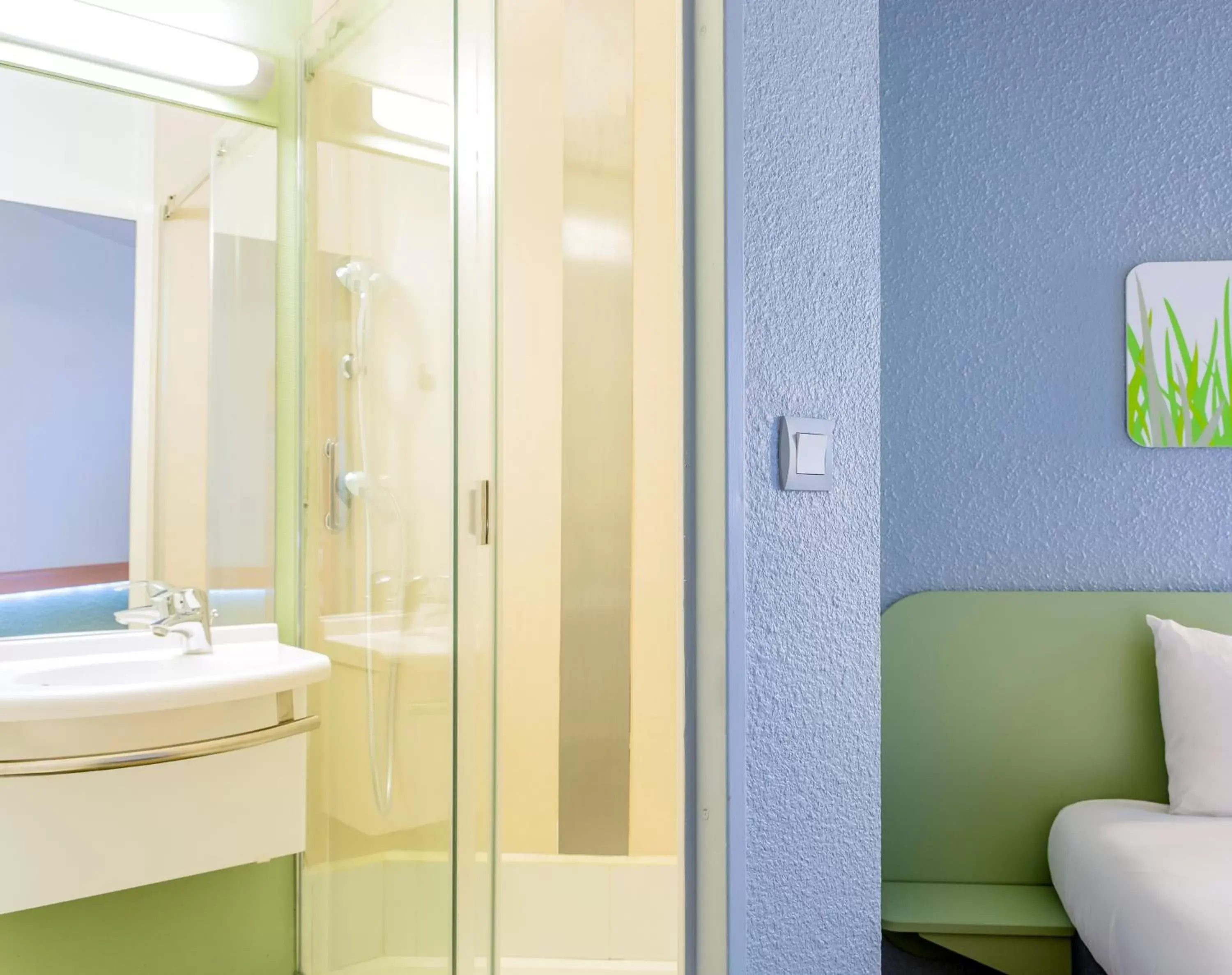 Bathroom in ibis budget Antwerpen Centraal Station