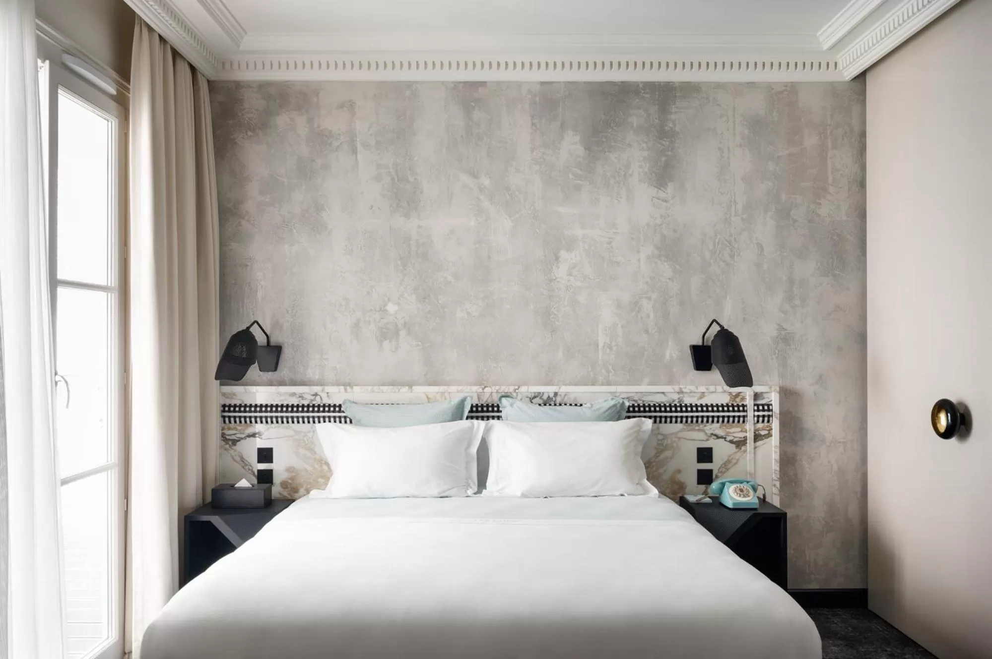 Bedroom, Bed in Hotel Les Bains Paris