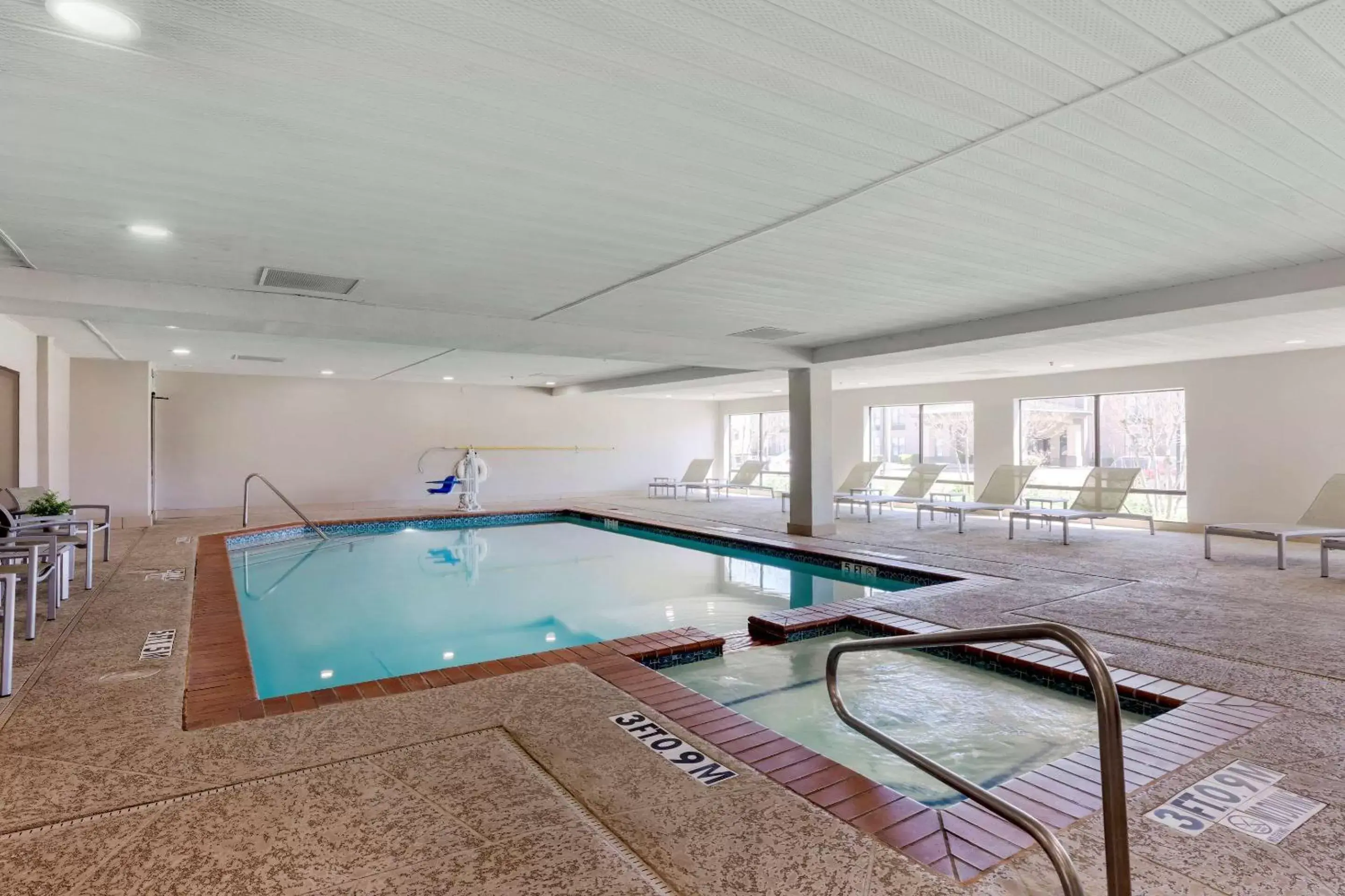 Pool view in Comfort Inn Sherman Pool view in Comfort Inn Sherman