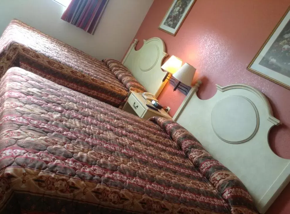 Bed in New Orleans Inn