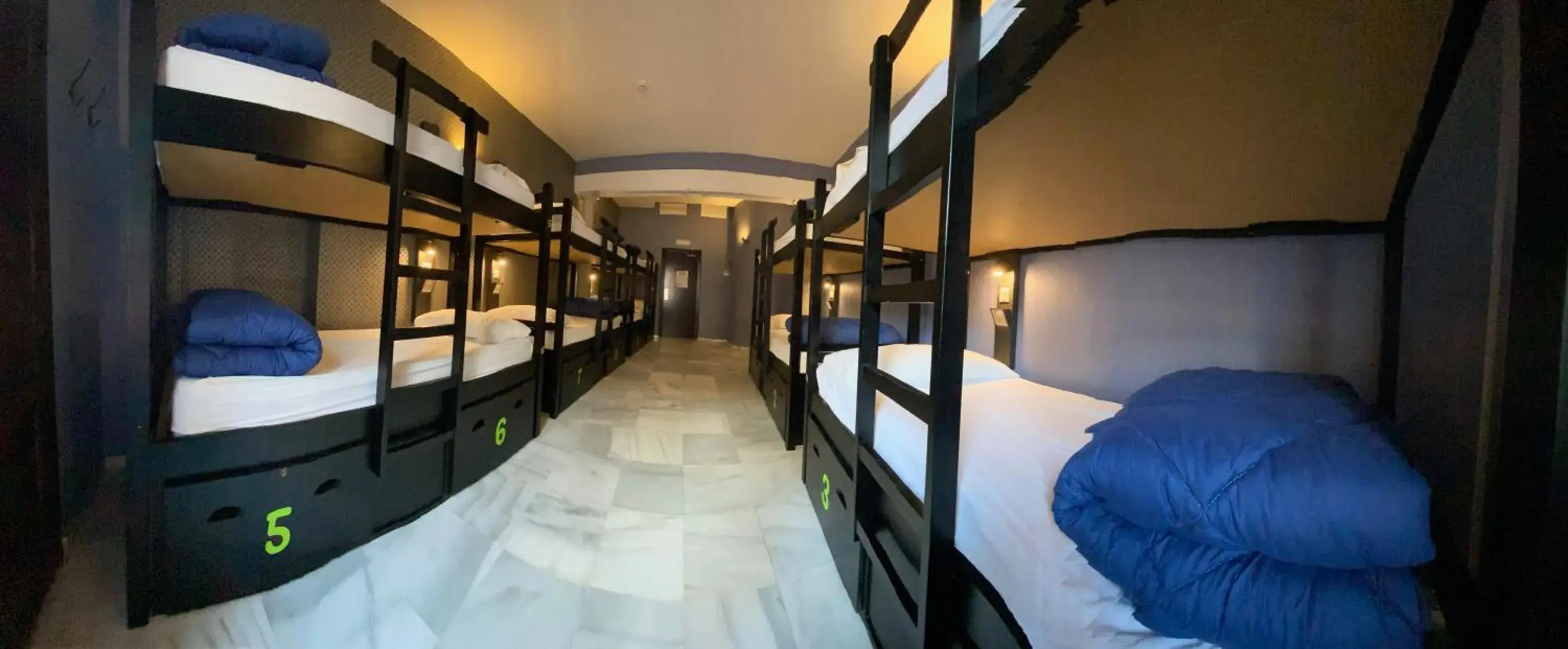 Bunk Bed in Oasis Backpackers' Hostel Palace Sevilla Bunk Bed in Oasis Backpackers' Hostel Palace Sevilla