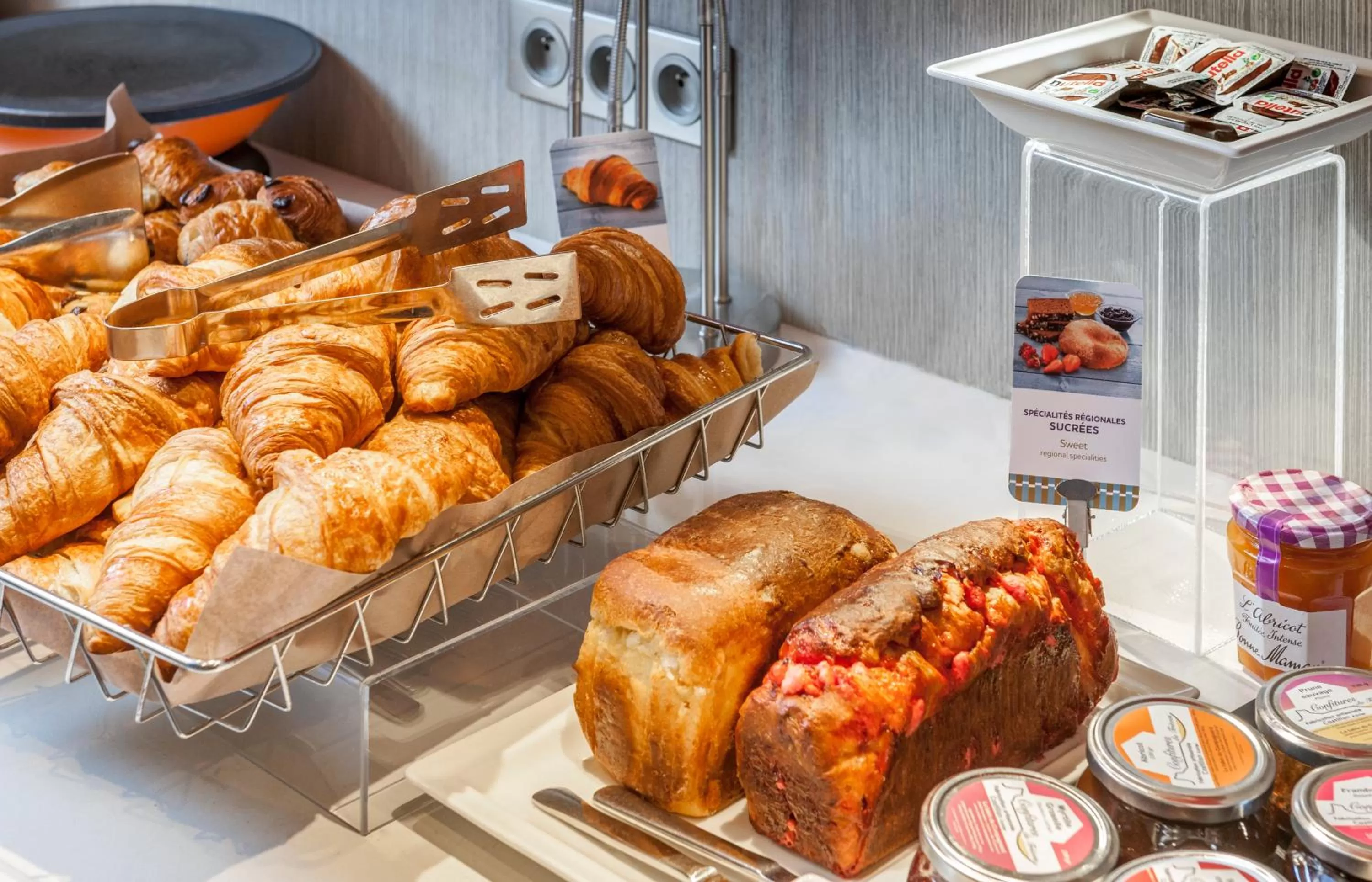 Breakfast in Mercure Nancy Centre Gare