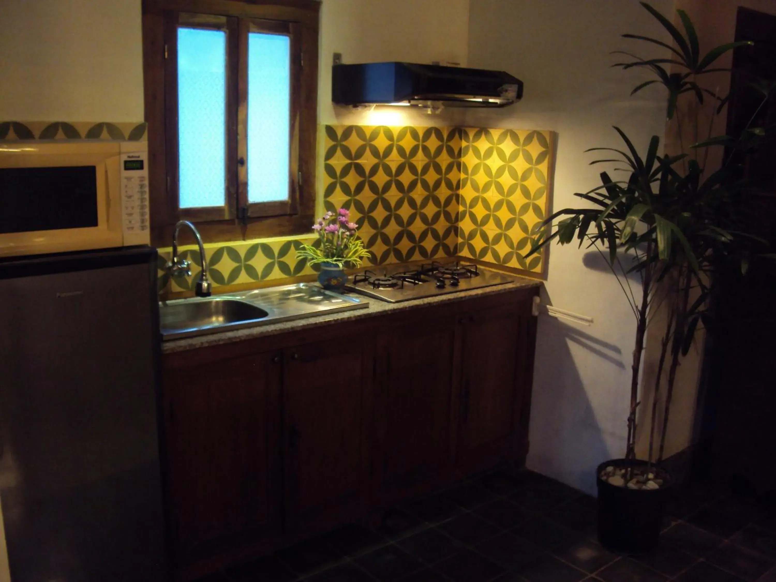 Kitchen or kitchenette, Kitchen/Kitchenette in Ubud Syailendra Heritage Villas by EPS