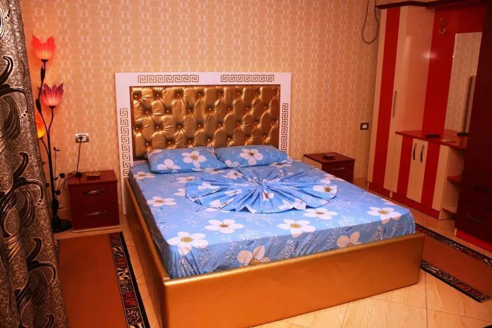 Bed in Hotel Buza