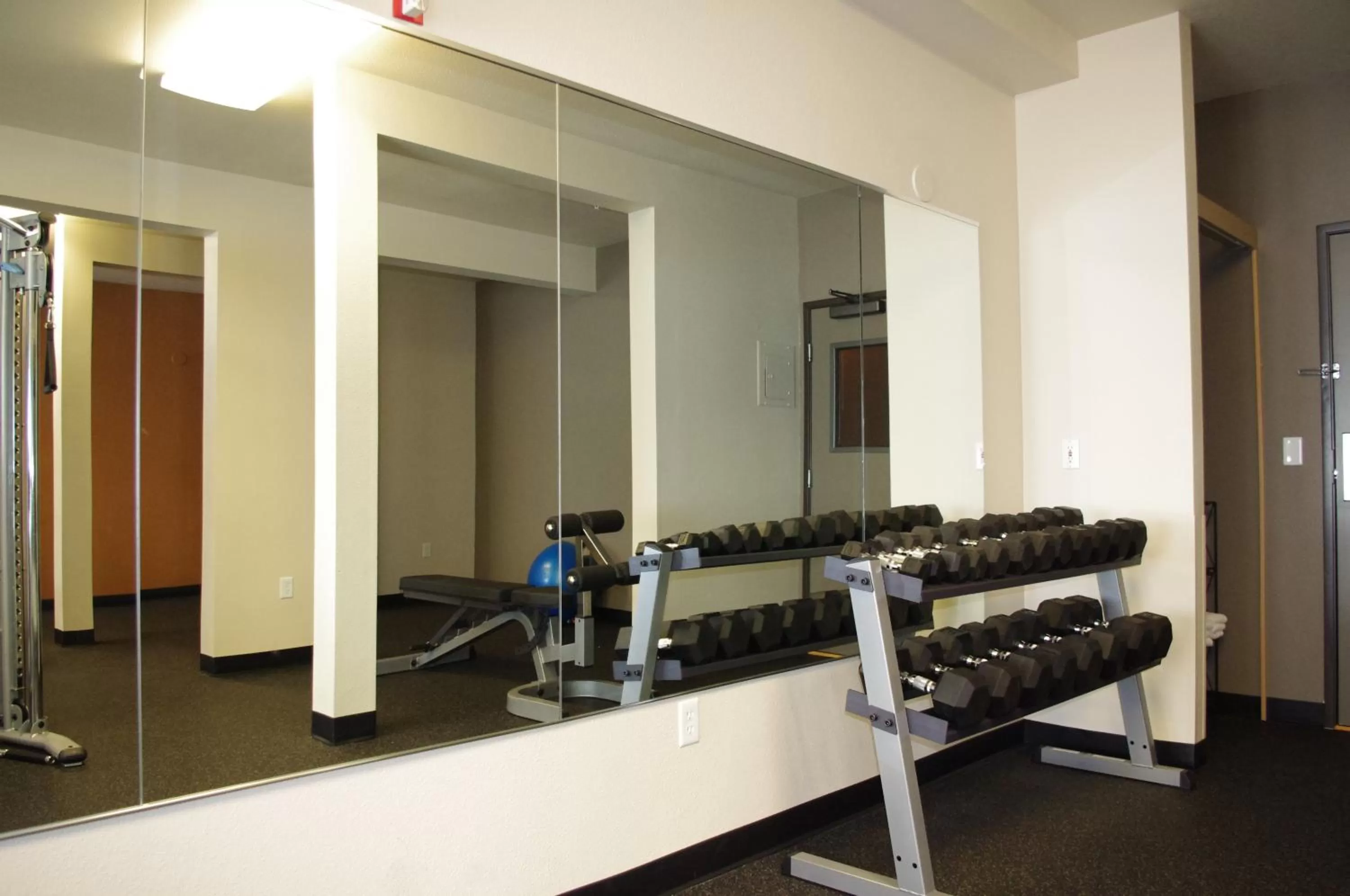 Fitness centre/facilities in Radisson Hotel Portland Airport