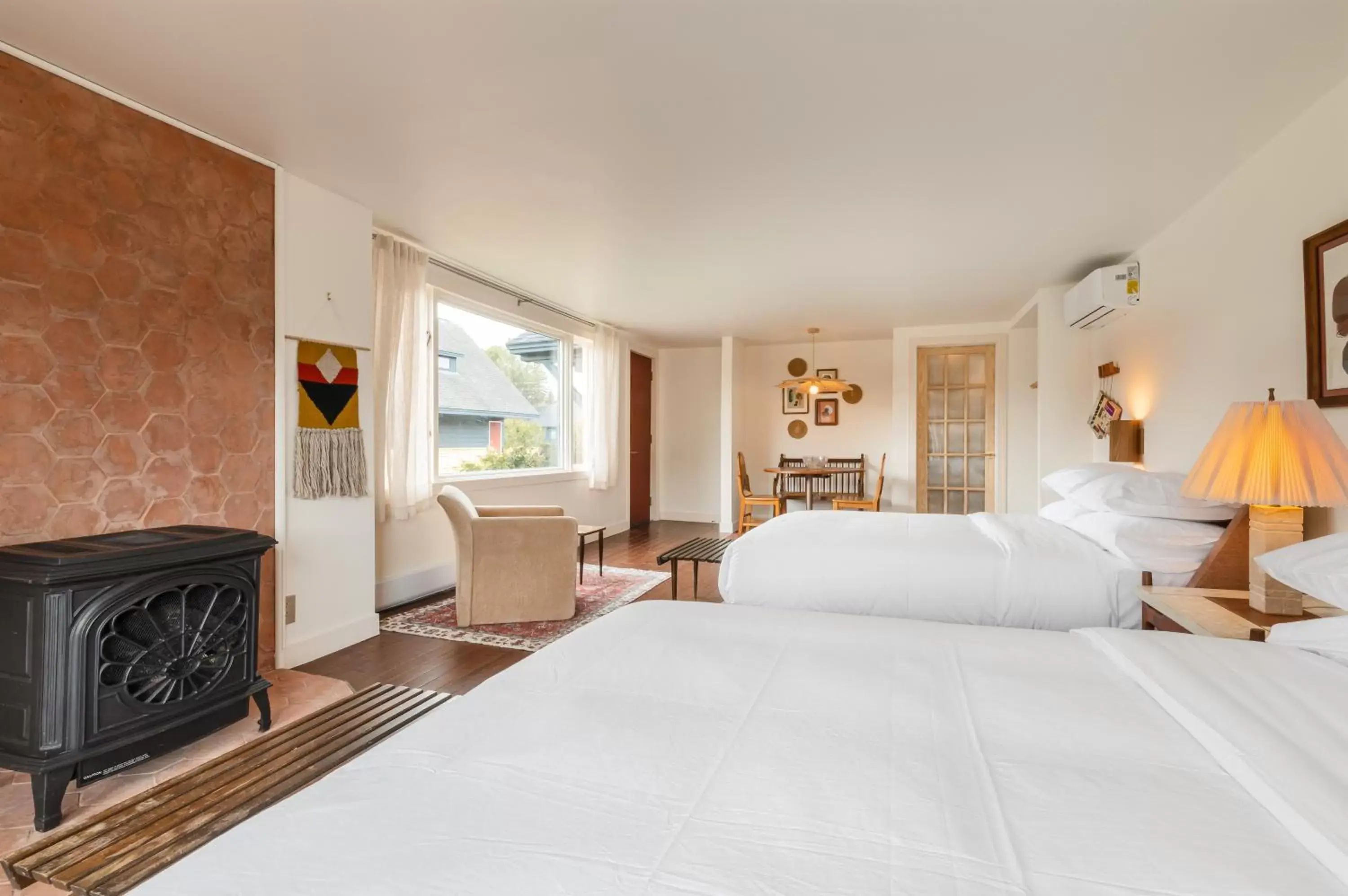 Bed in Eastwind Hotel Lake Placid Bed in Eastwind Hotel Lake Placid