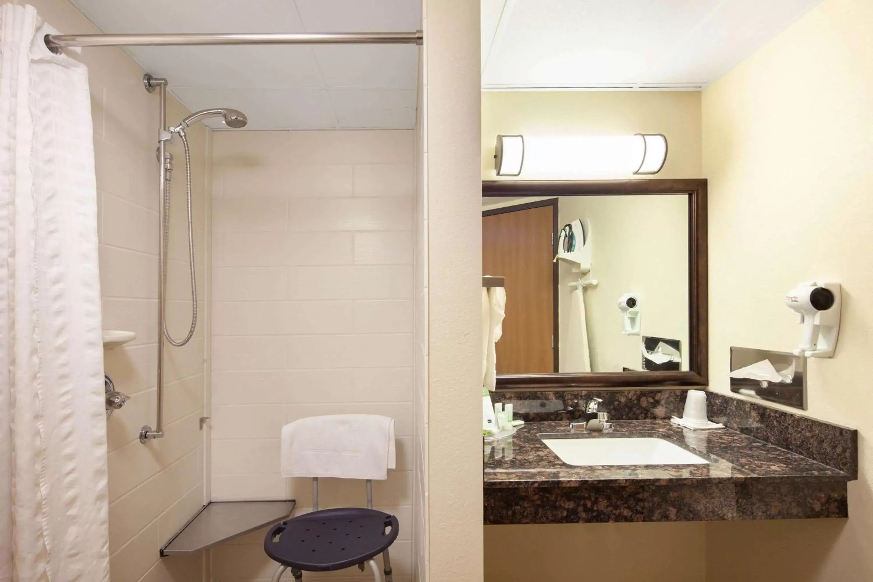 Shower, Bathroom in AmericInn by Wyndham Ashland