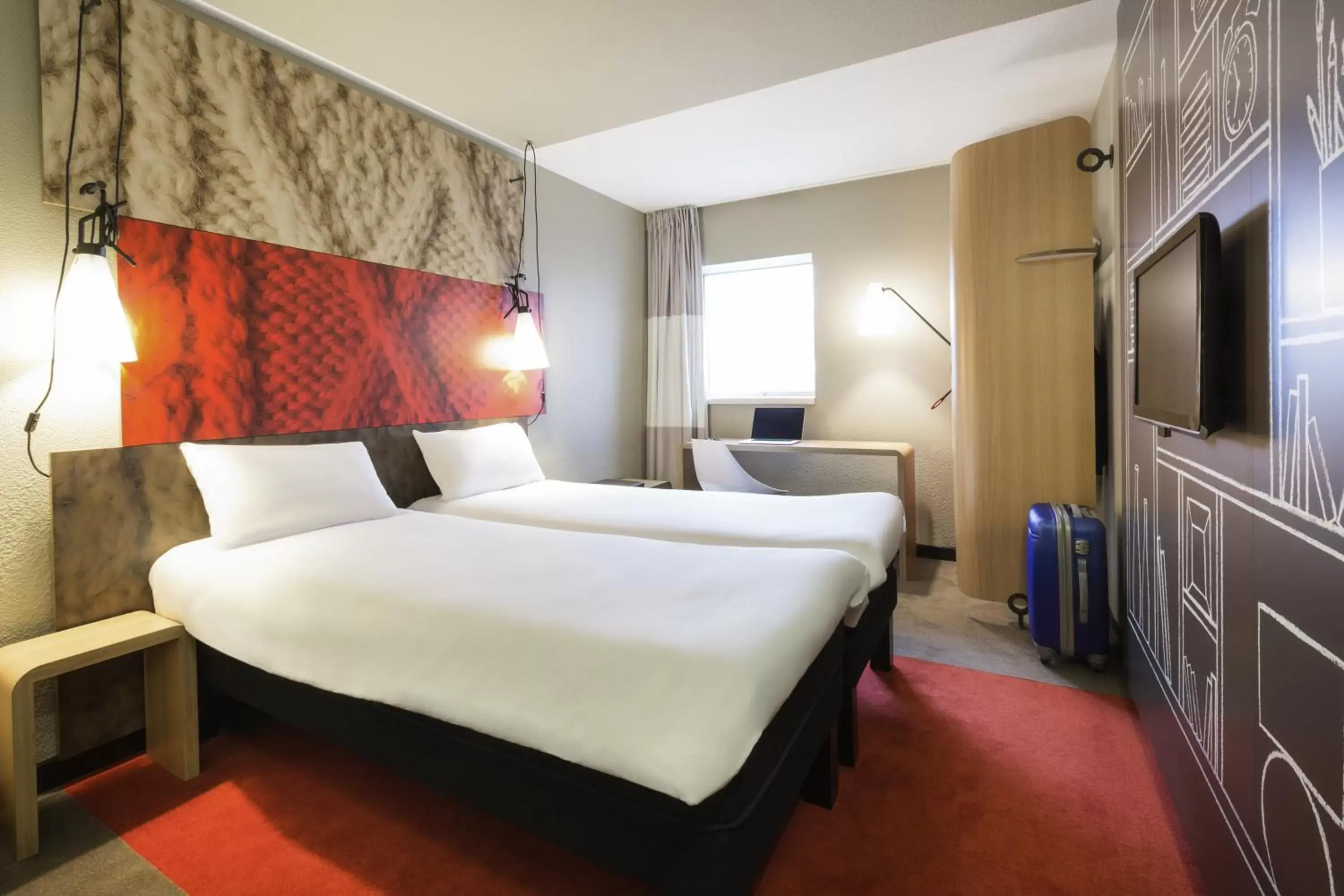 Bedroom, Bed in Hotel ibis Rennes Centre Gare Sud