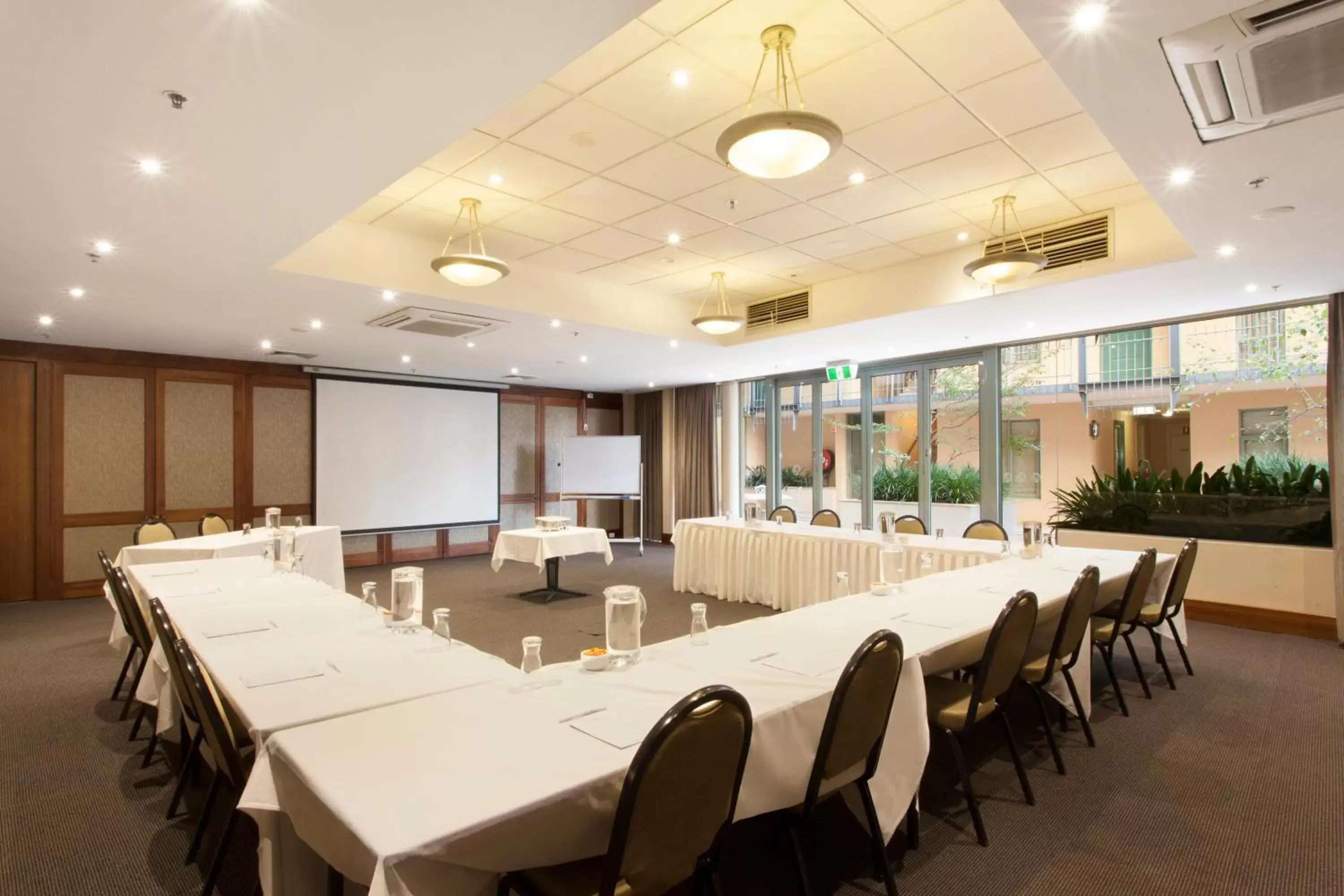 Banquet/Function facilities in Melbourne Metropole Central