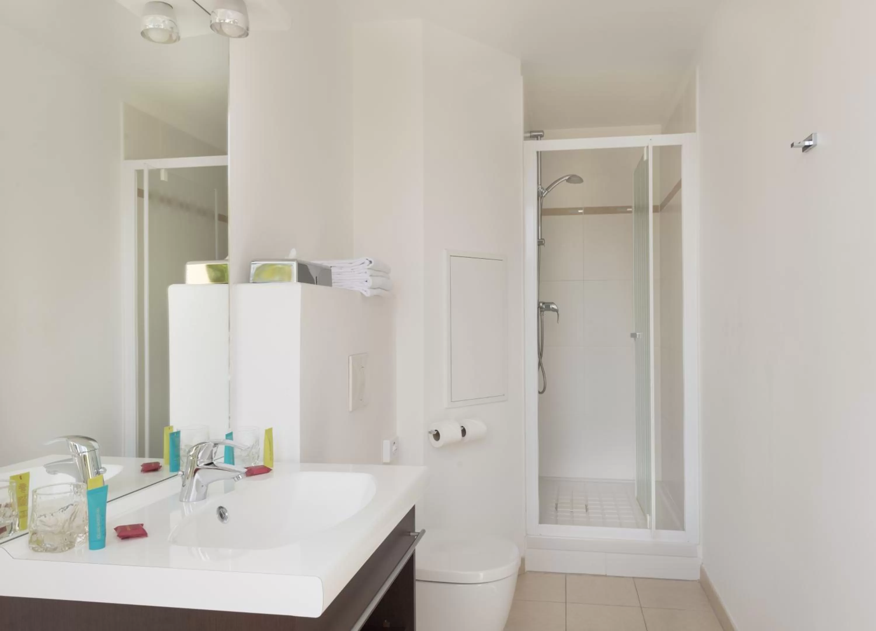 Bathroom in Plessis Parc Hôtel