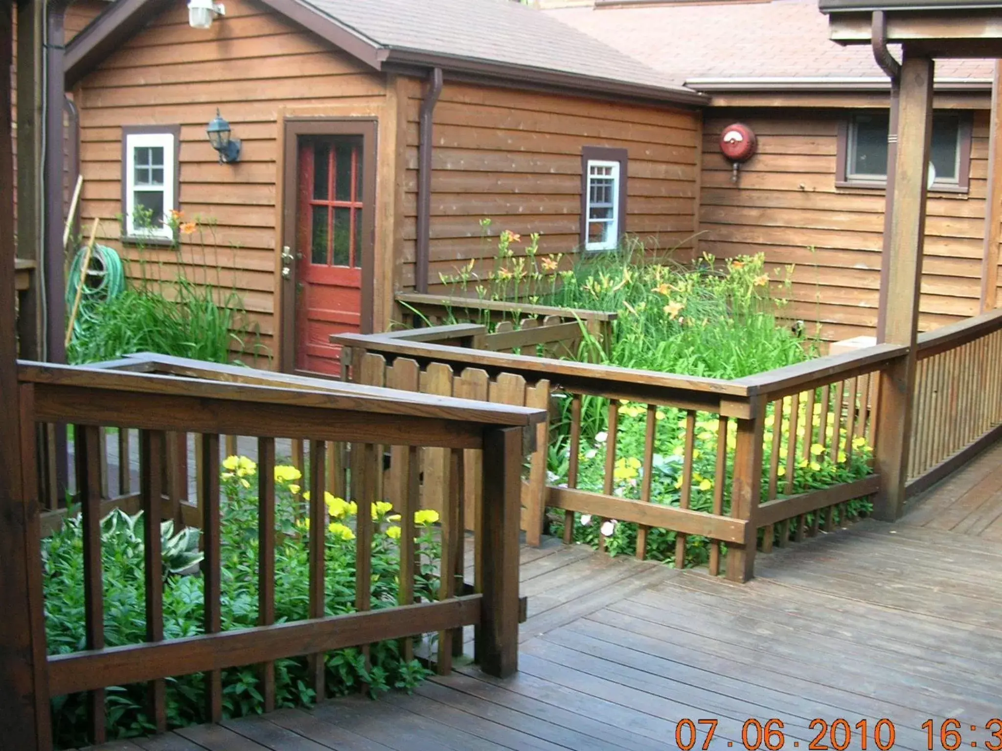 Balcony/Terrace in Bent Mountain Lodge Bed And Breakfast, Inc.