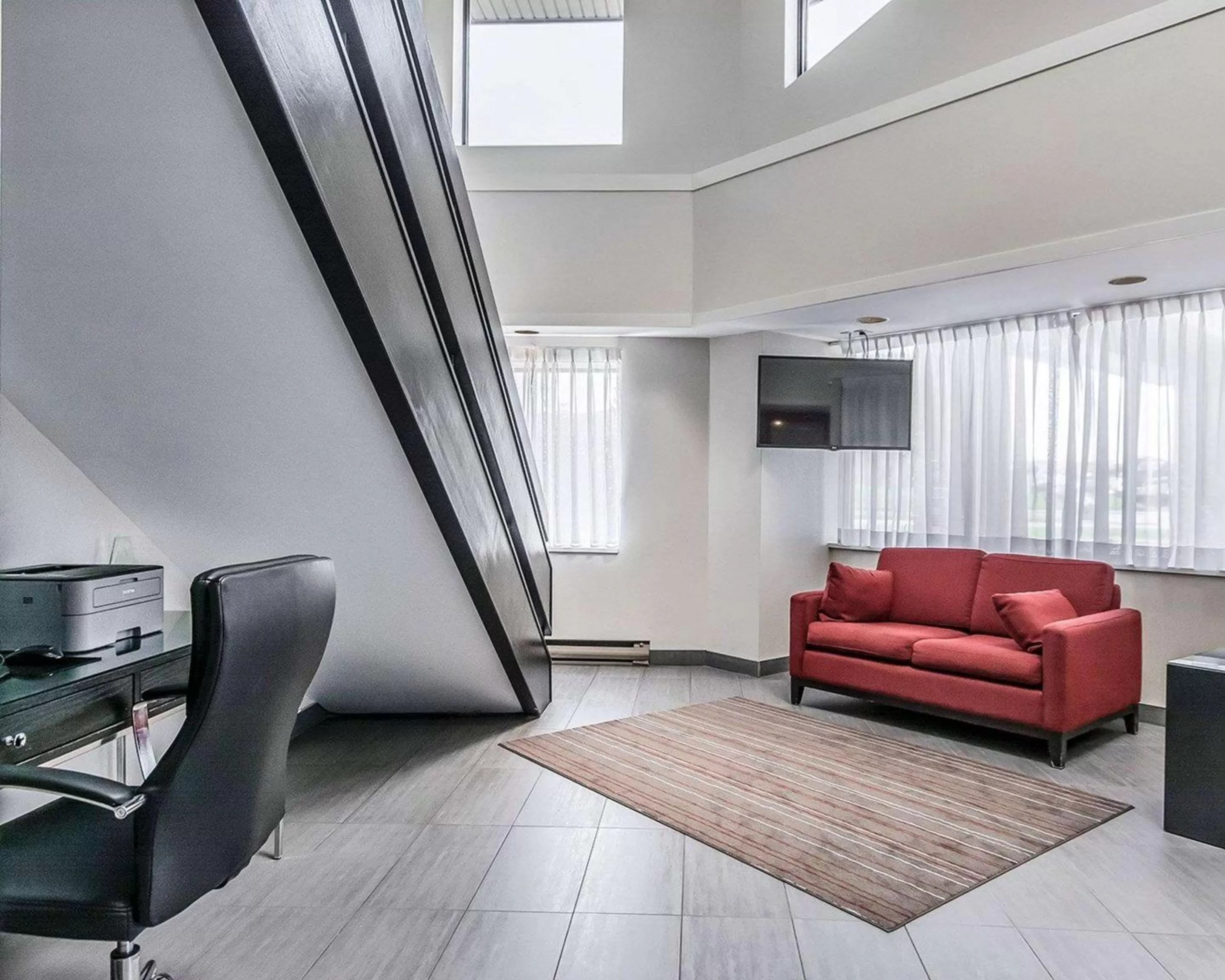 Lobby or reception in Comfort Inn Riviere-du-Loup