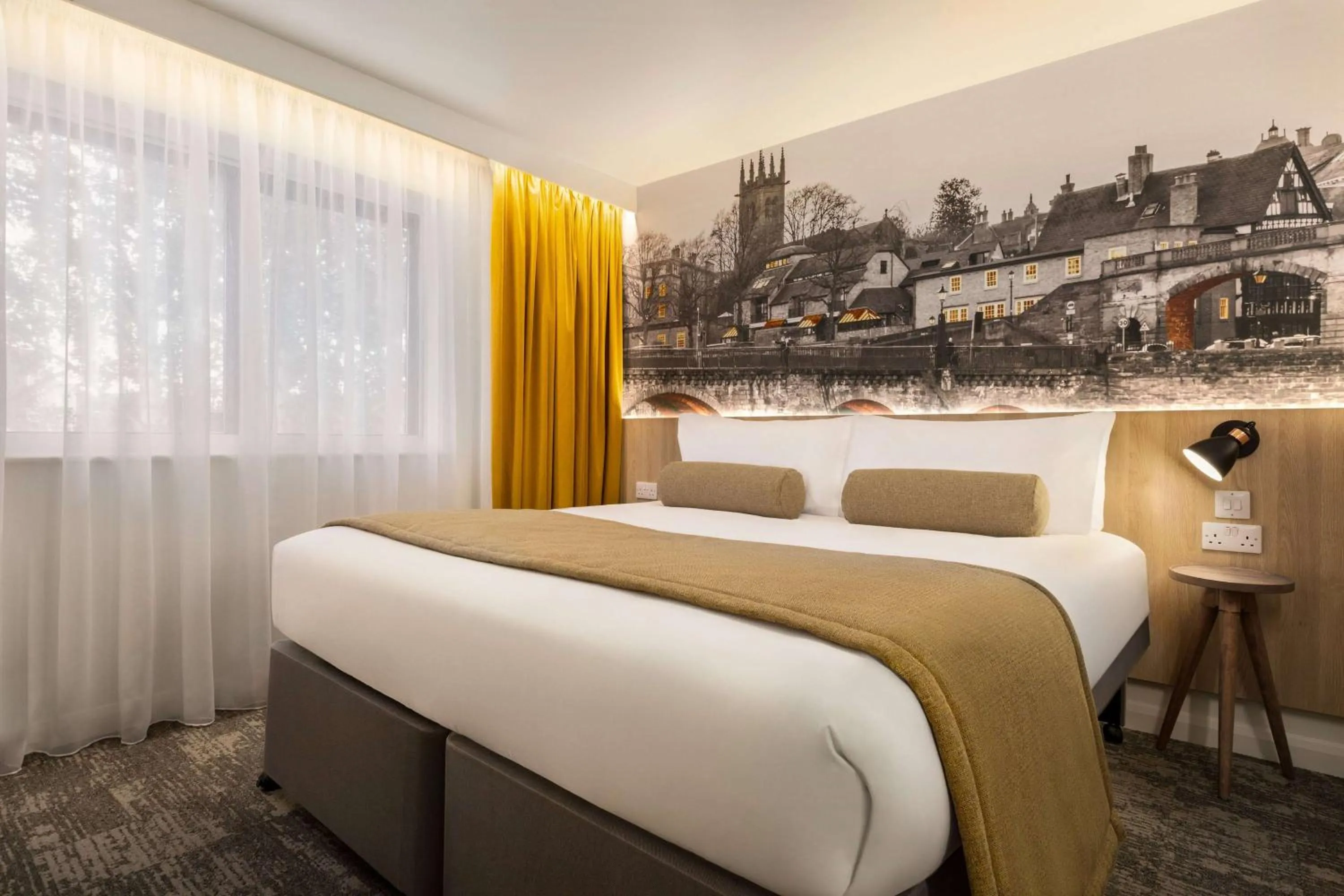 Bed in Days Inn Durham