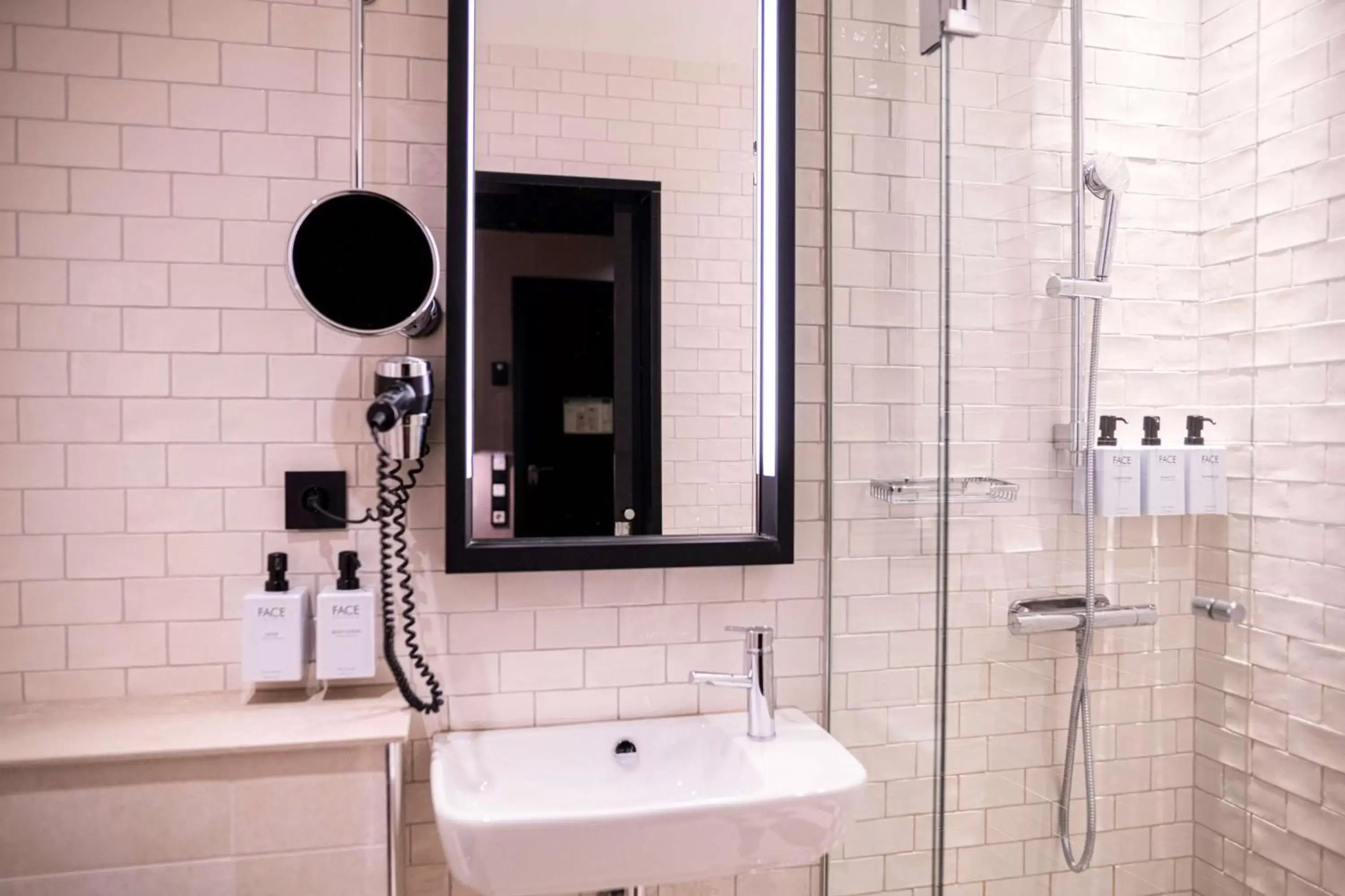 Bathroom in Scandic Grand Central