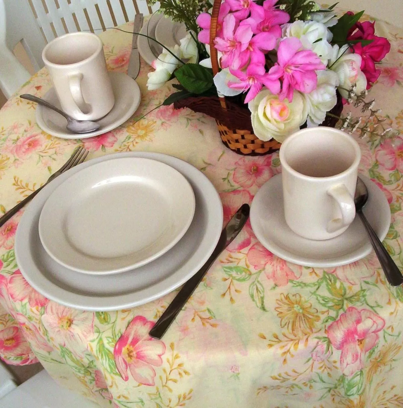 Dining area in The Relax Inn