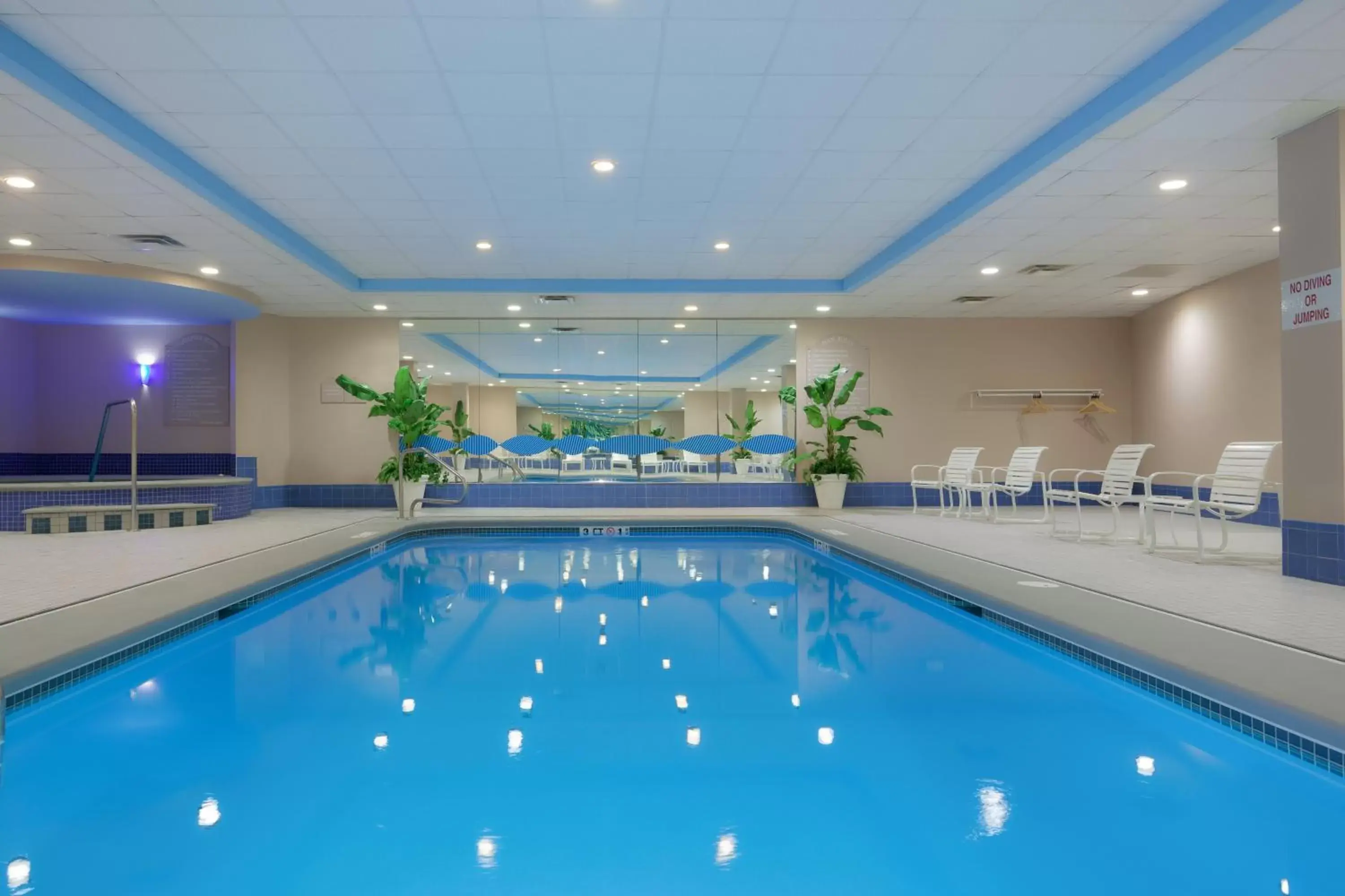 Swimming Pool in Holiday Inn Salem, an IHG Hotel