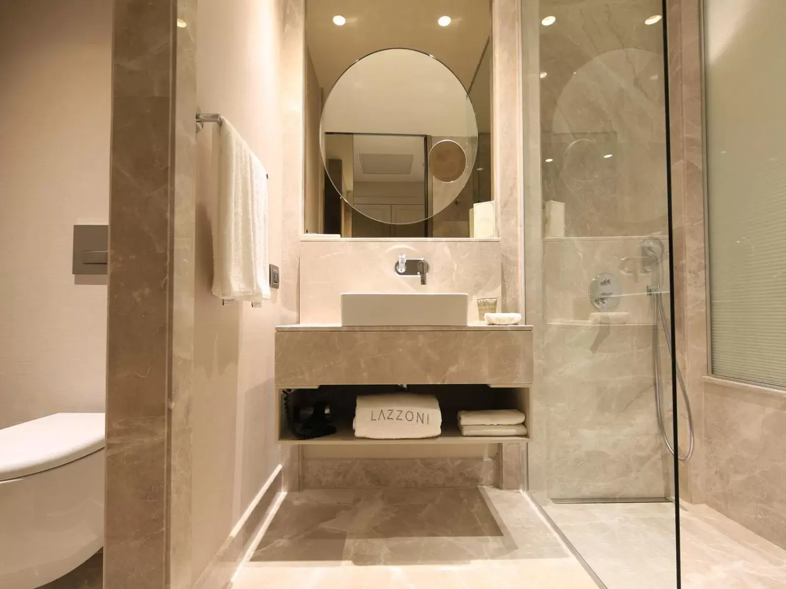 Shower, Bathroom in Lazzoni Hotel