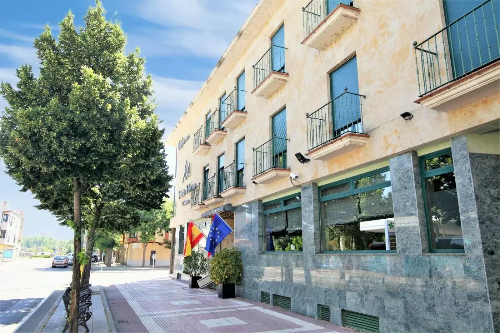 Property Building in Hotel Ele Puente Romano de Salamanca