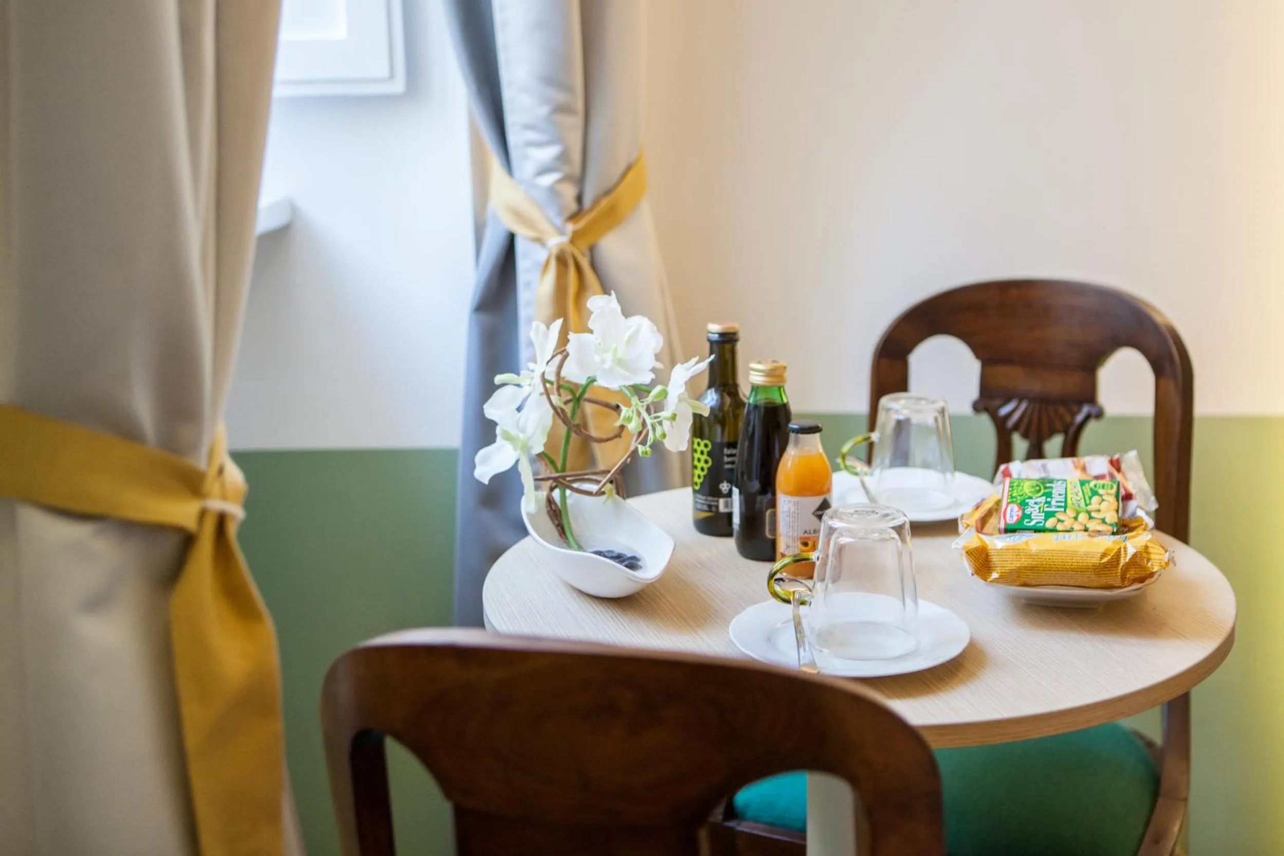 Seating area in Grand Master Suites