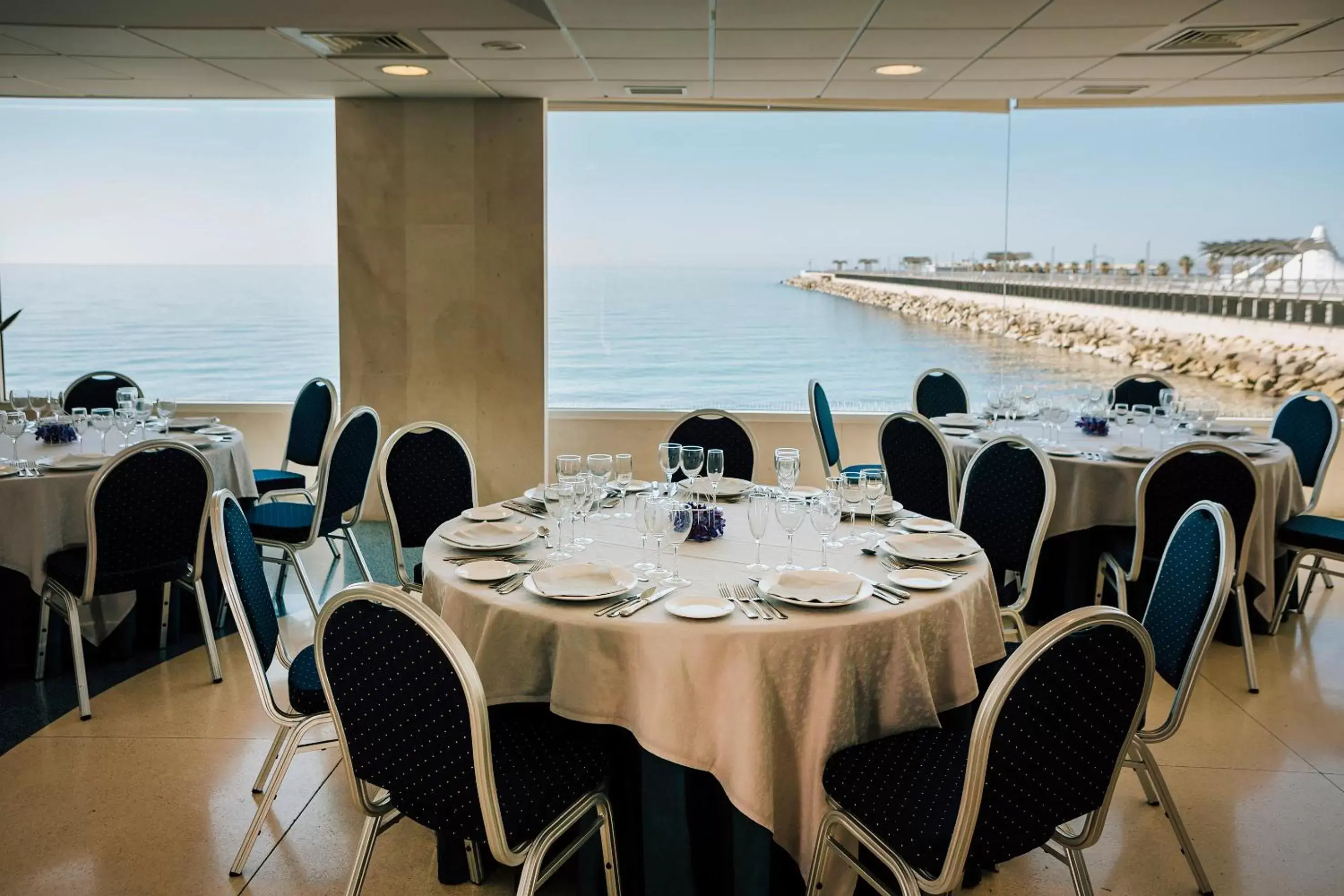 Restaurant/Places to Eat in Hotel Spa Porta Maris by Melia