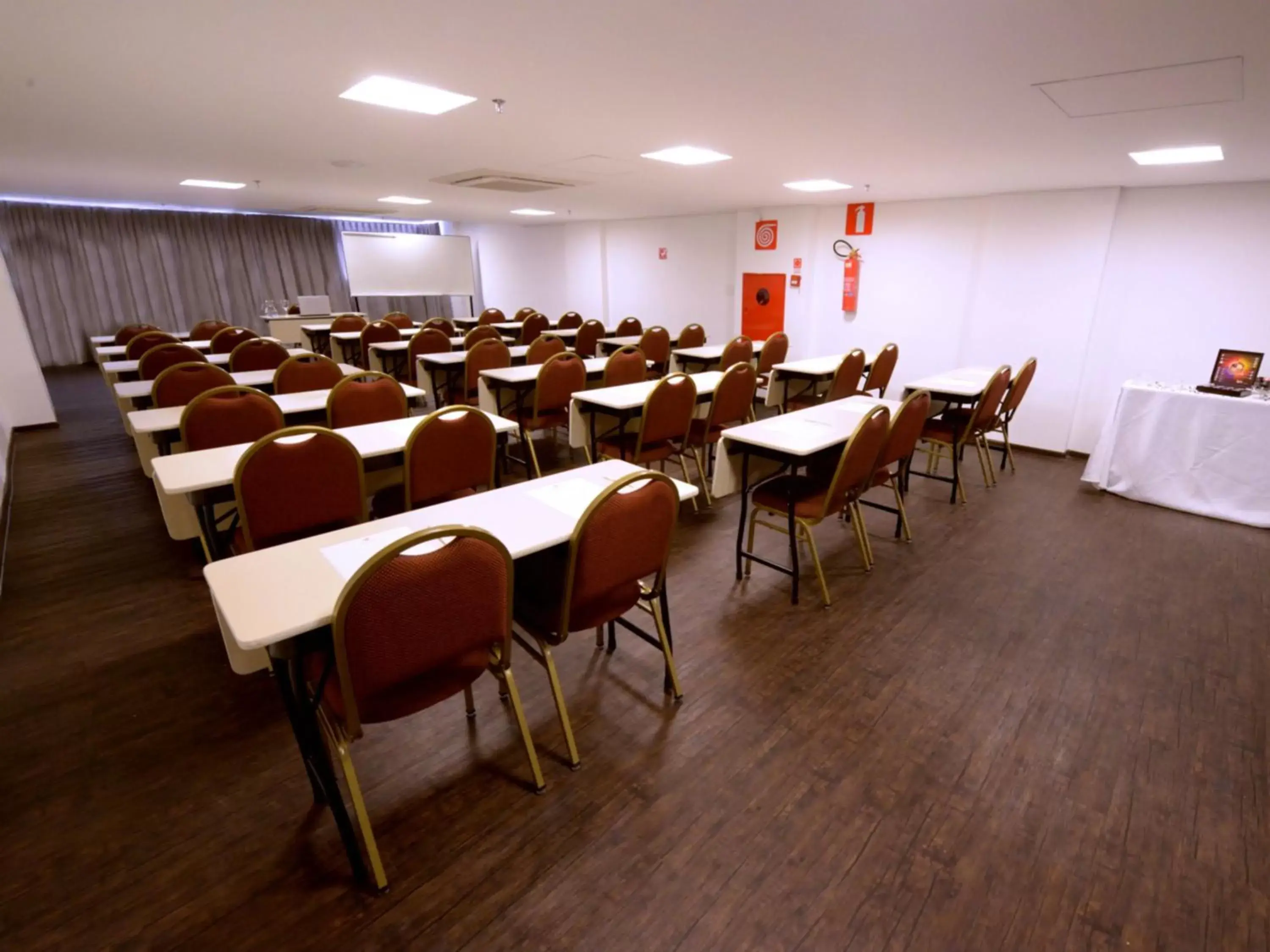 Meeting/conference room in Allia Gran Pampulha Suites