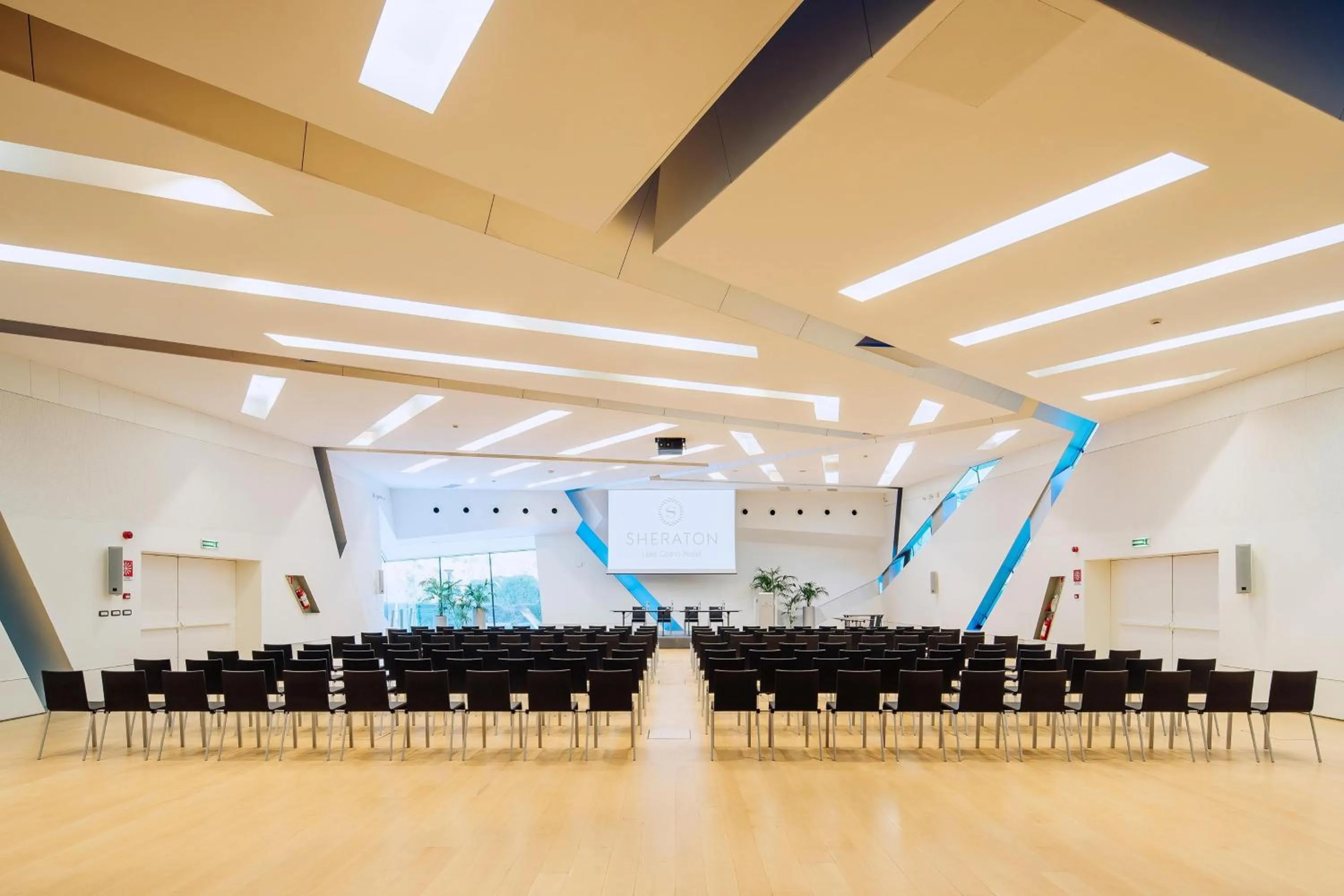 Meeting/conference room in Sheraton Lake Como Hotel
