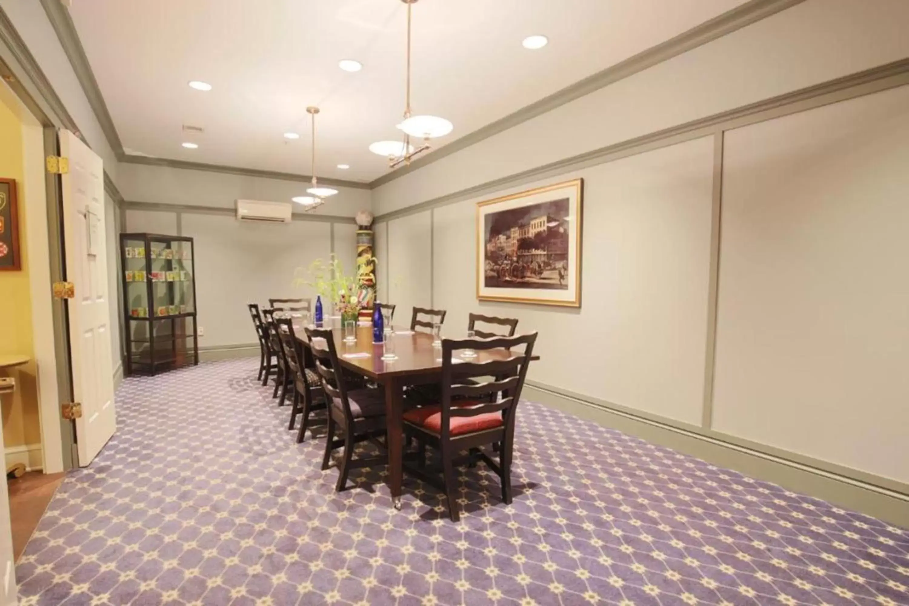 Dining area in The Kendall Hotel at the Engine 7 Firehouse