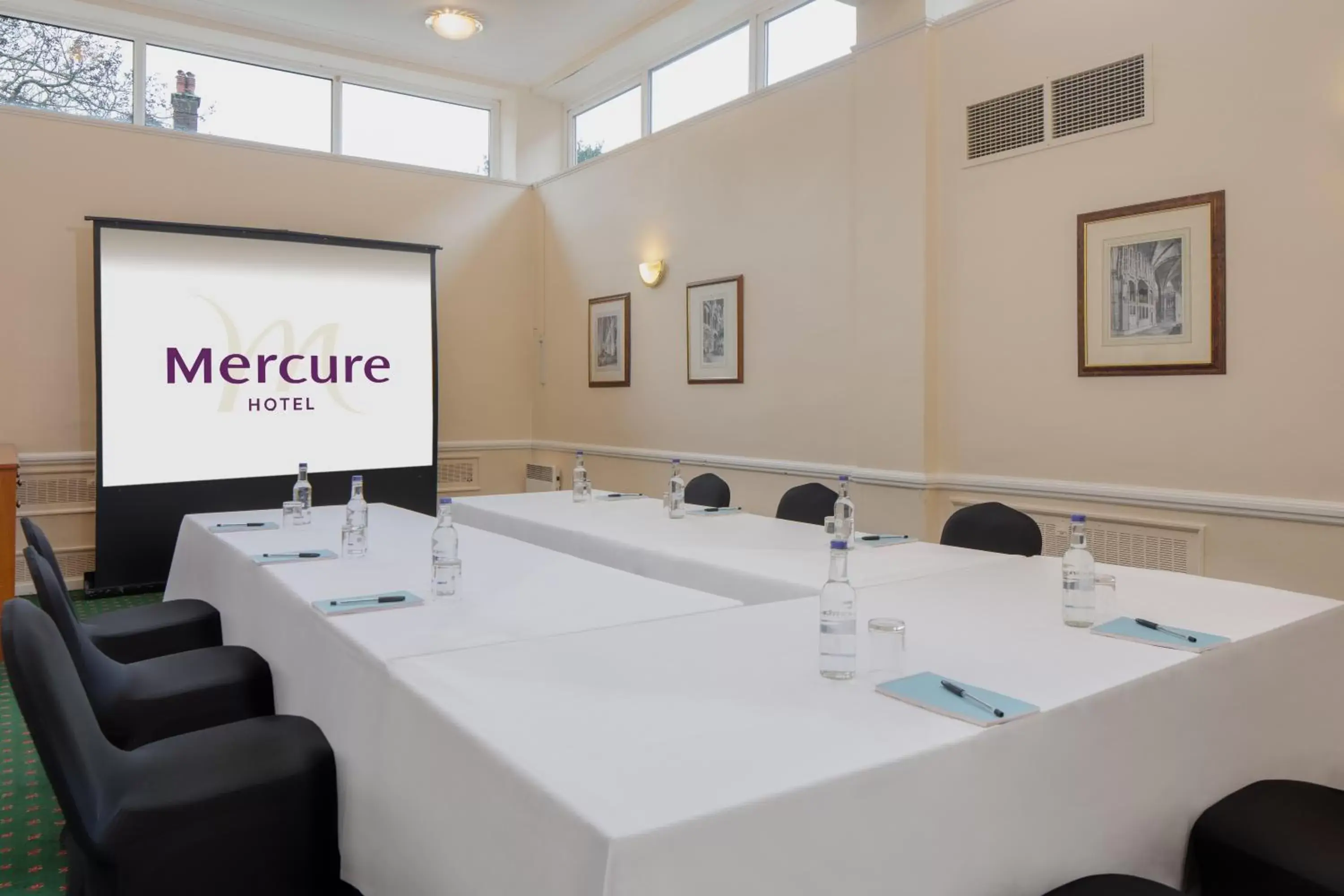Meeting/conference room in Mercure Winchester Wessex Hotel