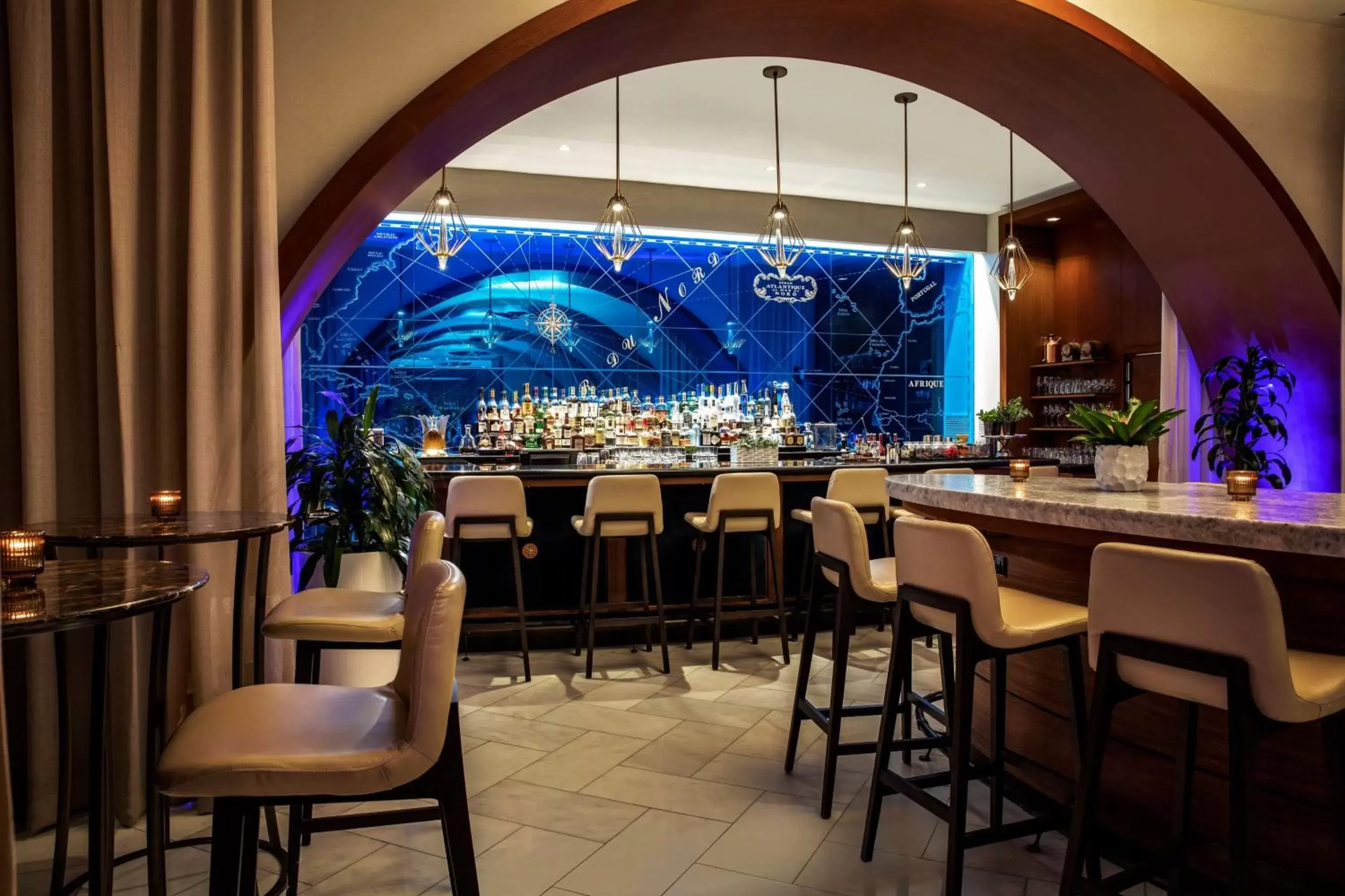 Lounge or bar, Restaurant/Places to Eat in Conrad Fort Lauderdale Beach