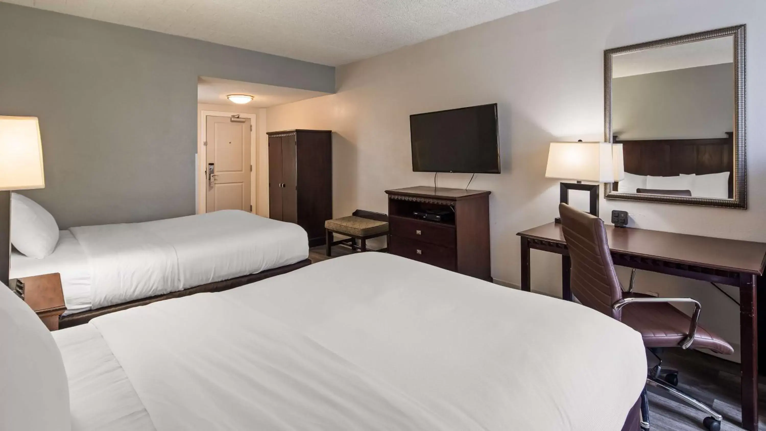 Photo of the whole room, TV/Entertainment Center in Best Western Paramus Hotel & Suites Photo of the whole room, TV/Entertainment Center in Best Western Paramus Hotel & Suites