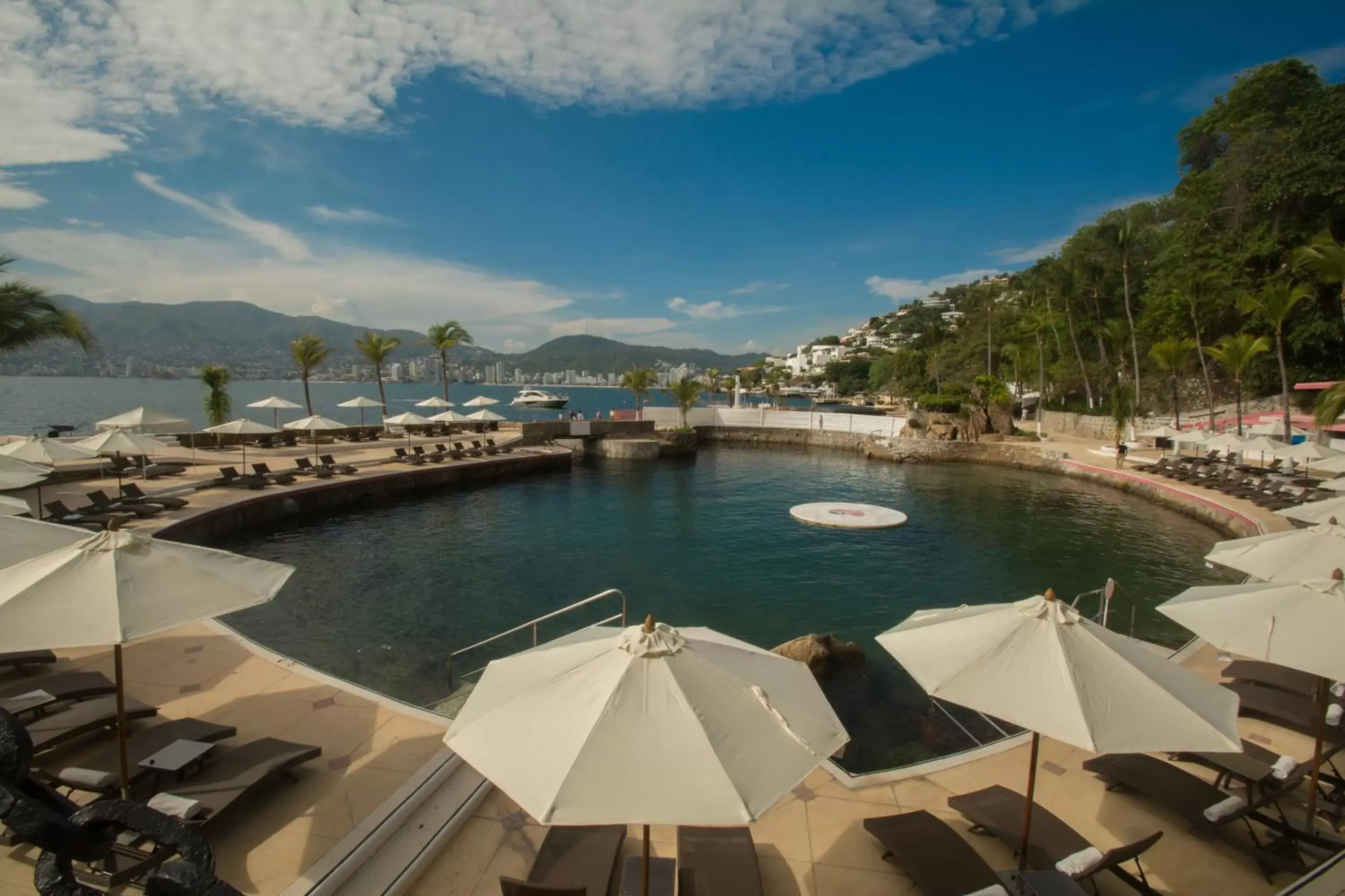 Beach, Swimming Pool in Las Brisas Acapulco