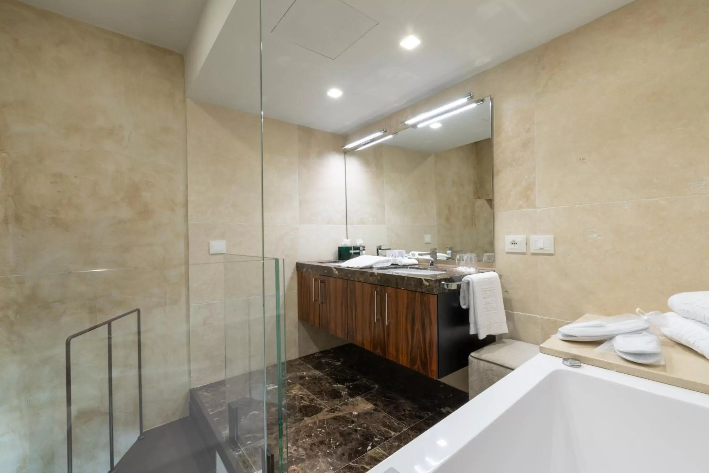 Bathroom in Donati Luxury Tower Suites