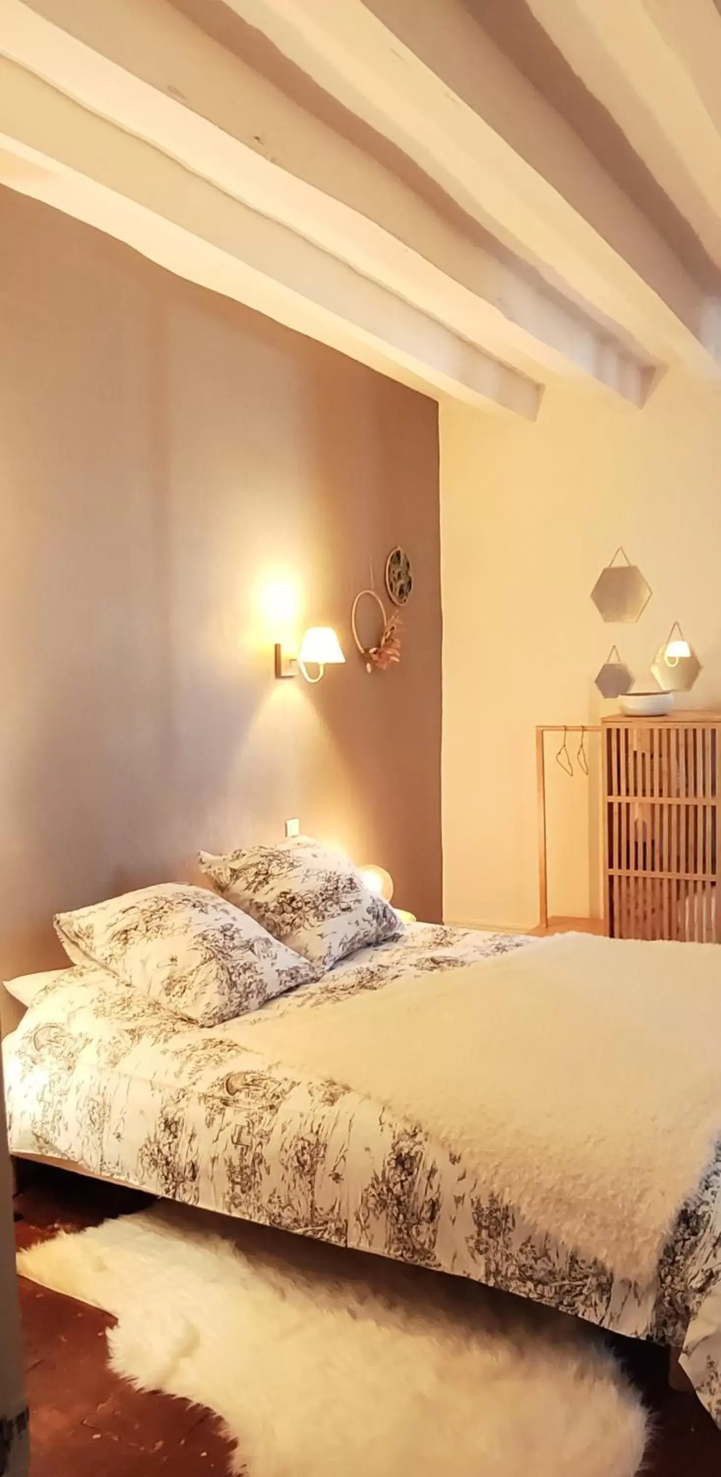 Bedroom, Bed in L'Aubinoise