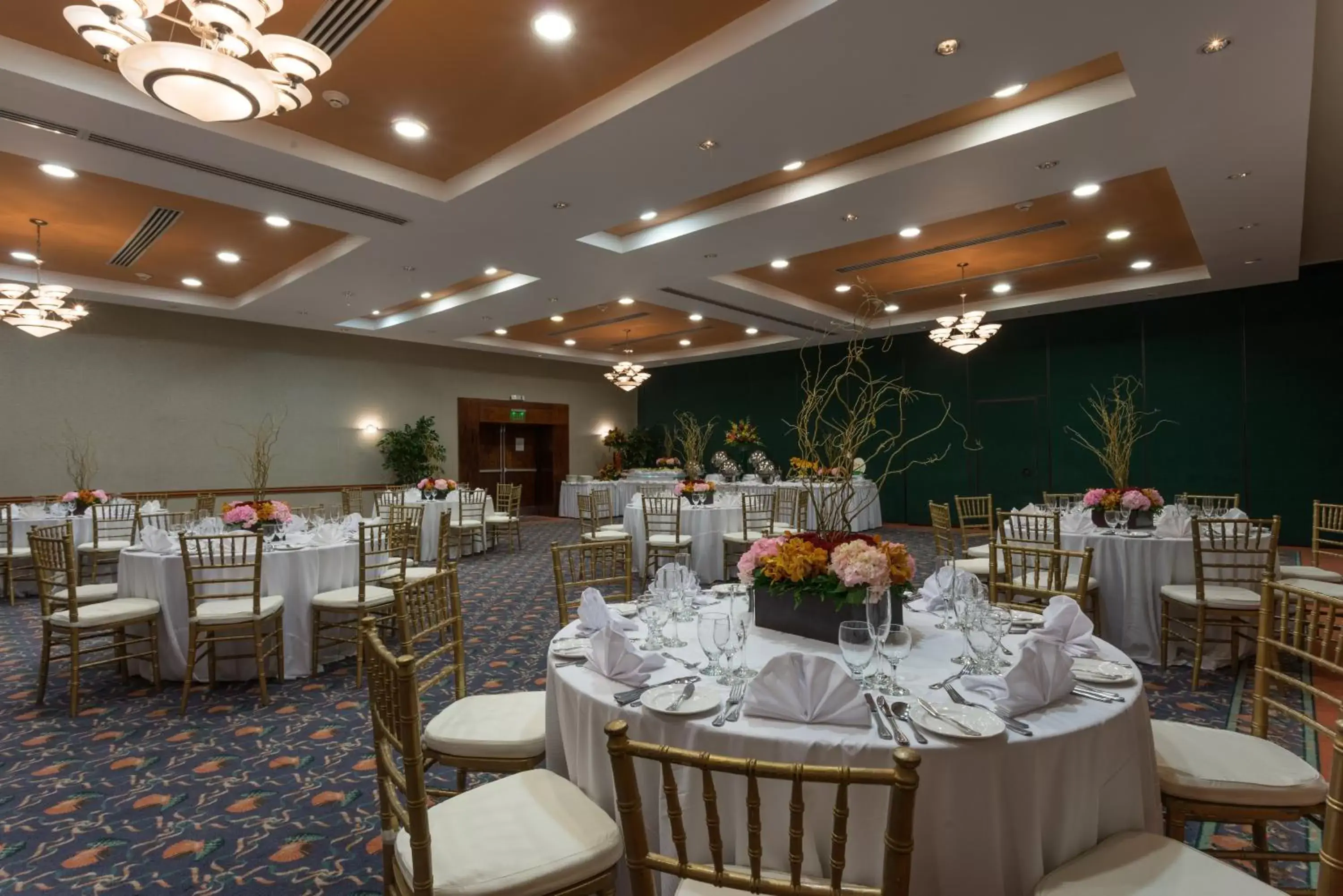 Banquet/Function facilities, Restaurant/Places to Eat in Holiday Inn Resort Montego Bay All Inclusive, an IHG Hotel