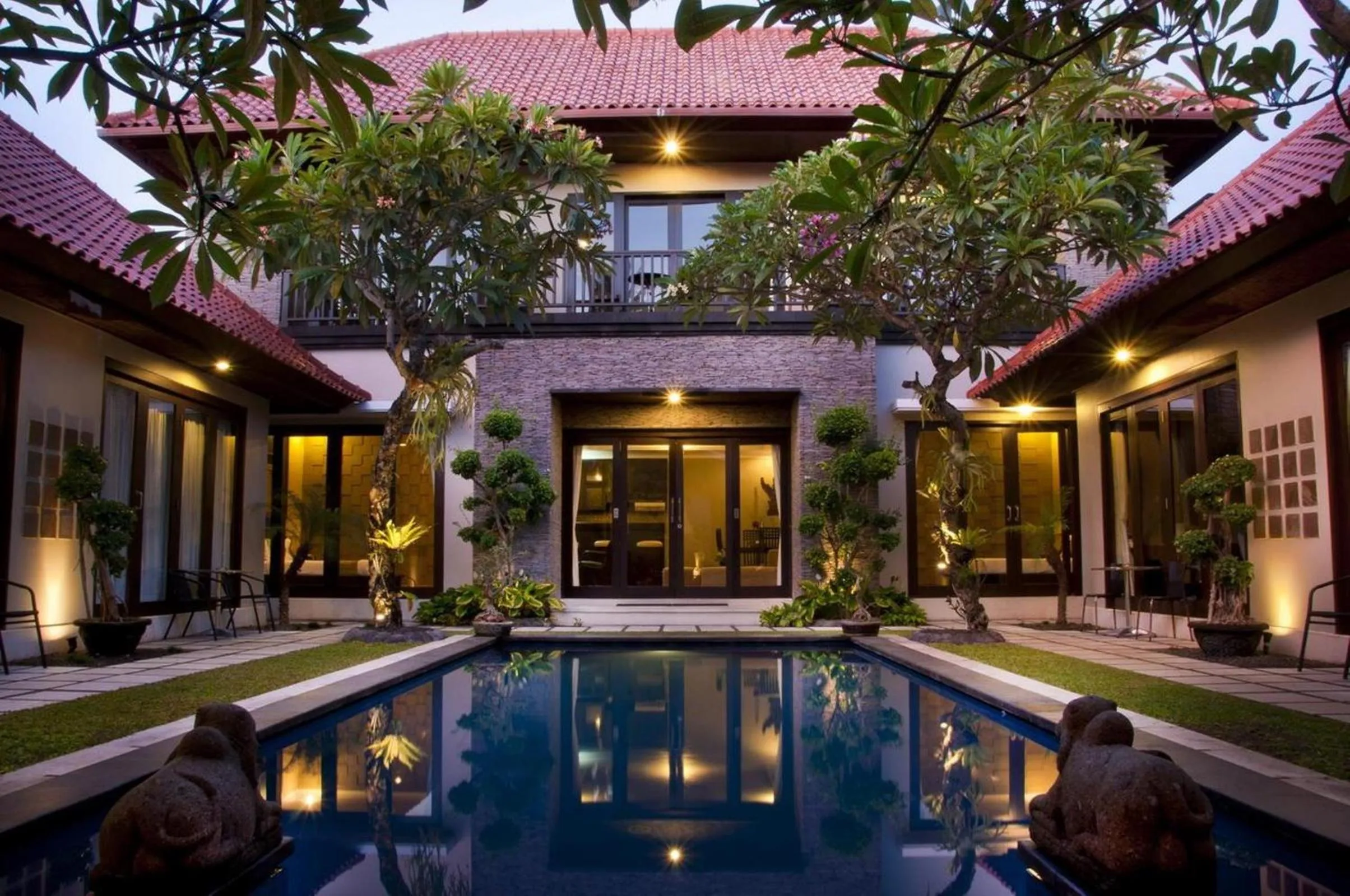 Property building in Sindhu Mertha Suite