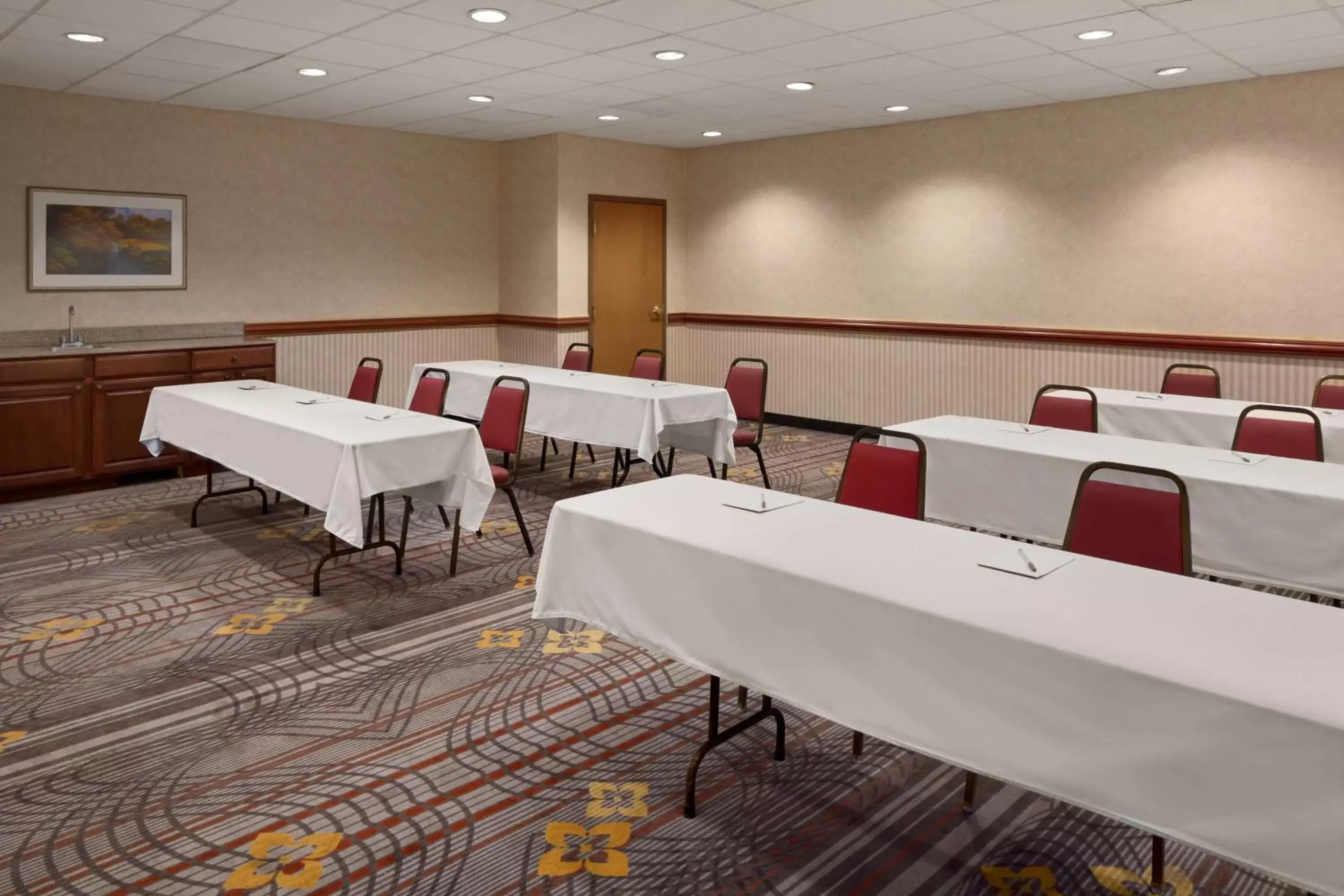 Meeting/conference room in Hampton Inn & Suites Detroit Sterling Heights