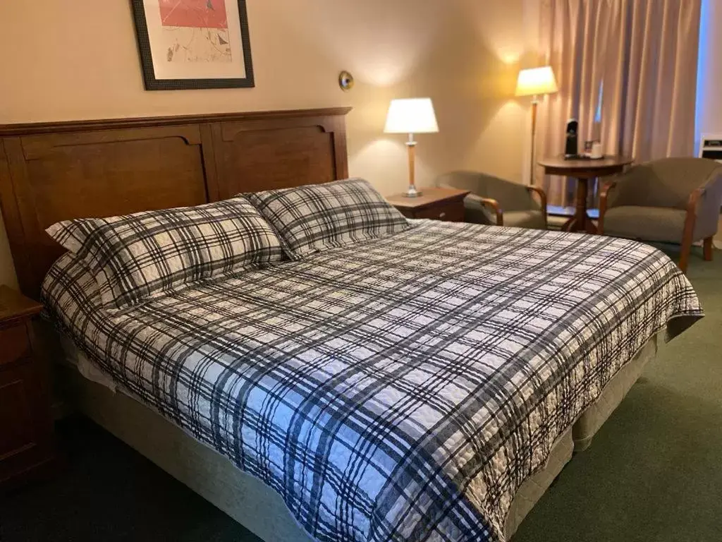 Bedroom, Bed in Ceilidh Country Lodge