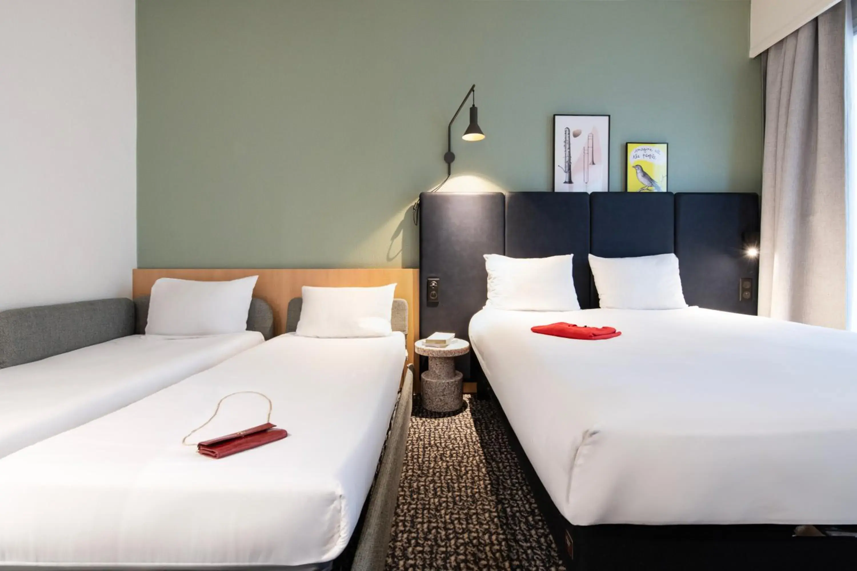 Photo of the whole room, Bed in ibis Paris Grands Boulevards Opéra 9e